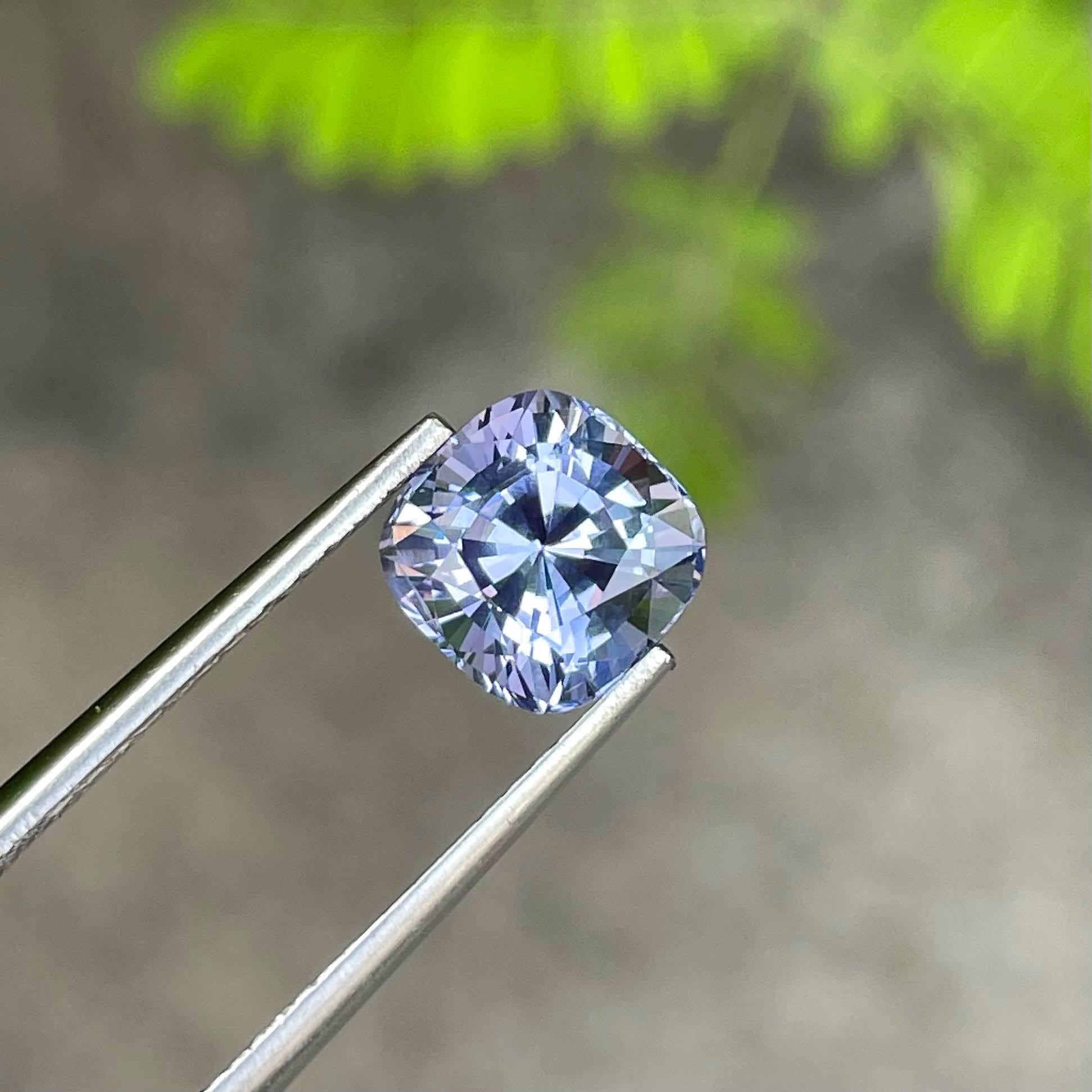 2,67 quilates Espinela suelta Lavanda Talla alfiler Piedra preciosa natural de Tanzania en Nuevo estado para la venta en Bangkok, TH