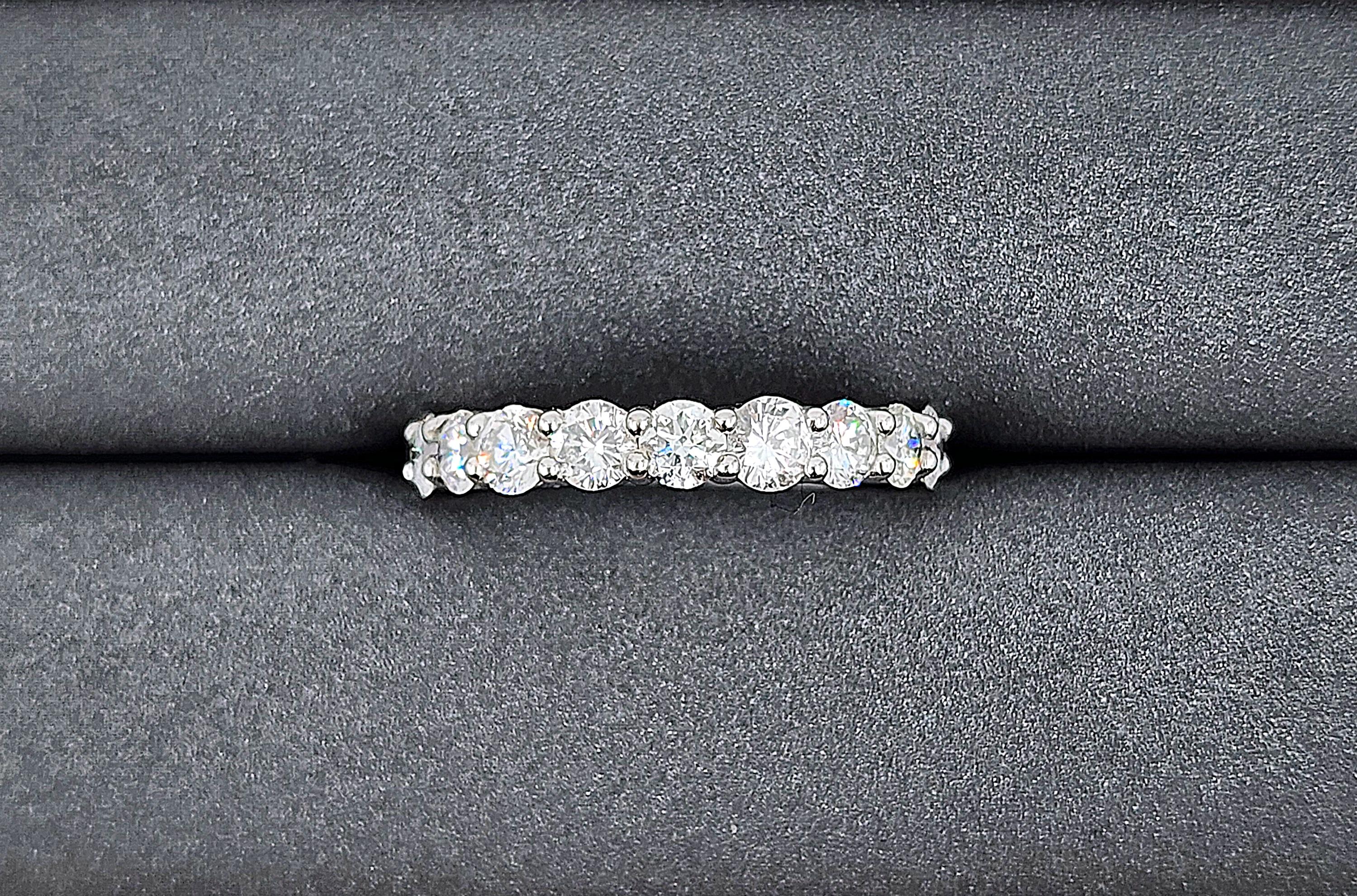 2.67 ct Diamond Eternity Ring In New Condition For Sale In Chicago, IL