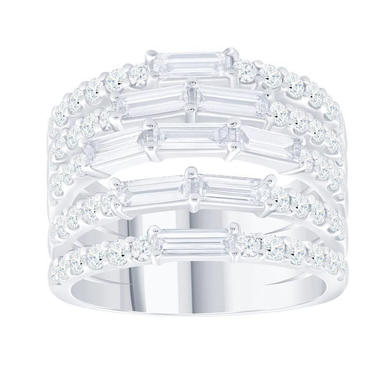 Sie suchen einen stilvollen und zugleich anspruchsvollen Ring? Sehen Sie sich diesen wunderschönen 2,67 ctw. Diamant-Highway-Cluster-Ring aus massivem 14K Weißgold an. Der Ring ist mit einem wunderschönen Cluster aus Diamanten im Rund- und