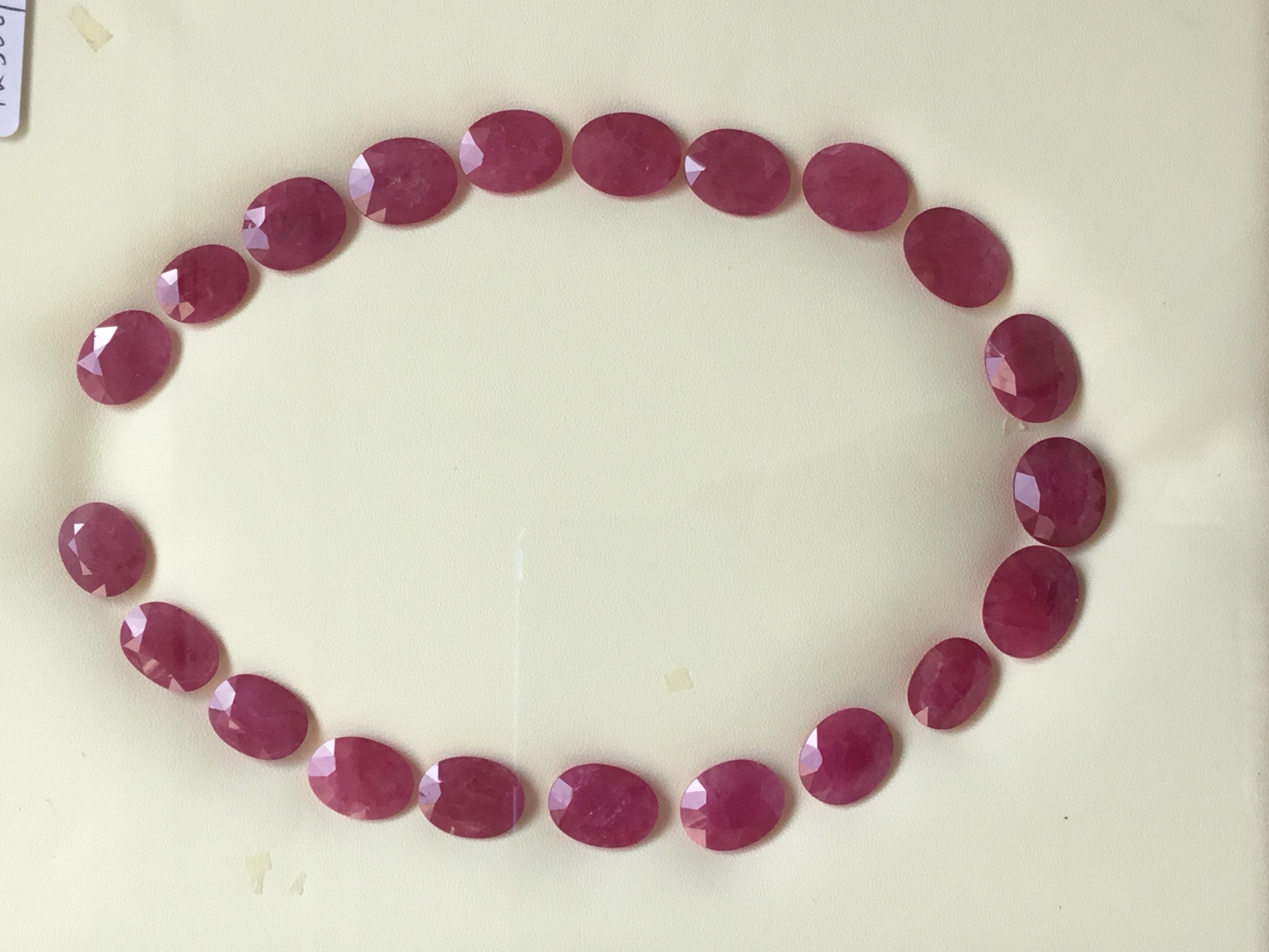 Taille ovale 267.02 Carats Ruby Mozambique Oval Faceted Cut stone Layout Heated Natural Gem en vente