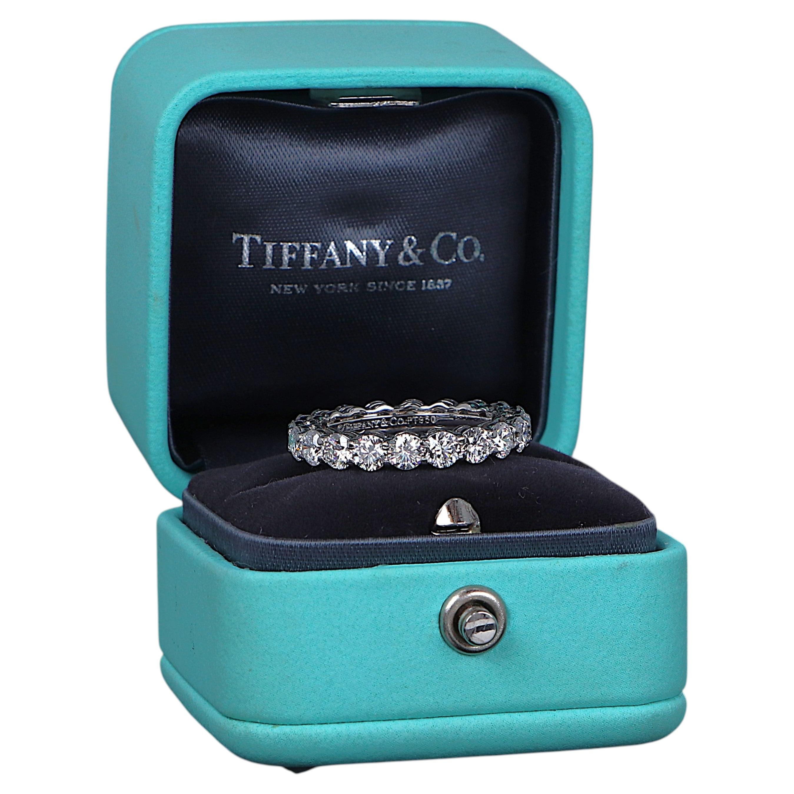 26719 Tiffany Co. Anello Eternity Forever in platino da 3,7 mm con diamanti per un totale di 3,18 carati, misura 8