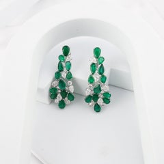 Pendientes de esmeralda zambiana de 26,76 quilates Pendientes de diamantes SI/H de 7,80 quilates Oro blanco de 18 quilates