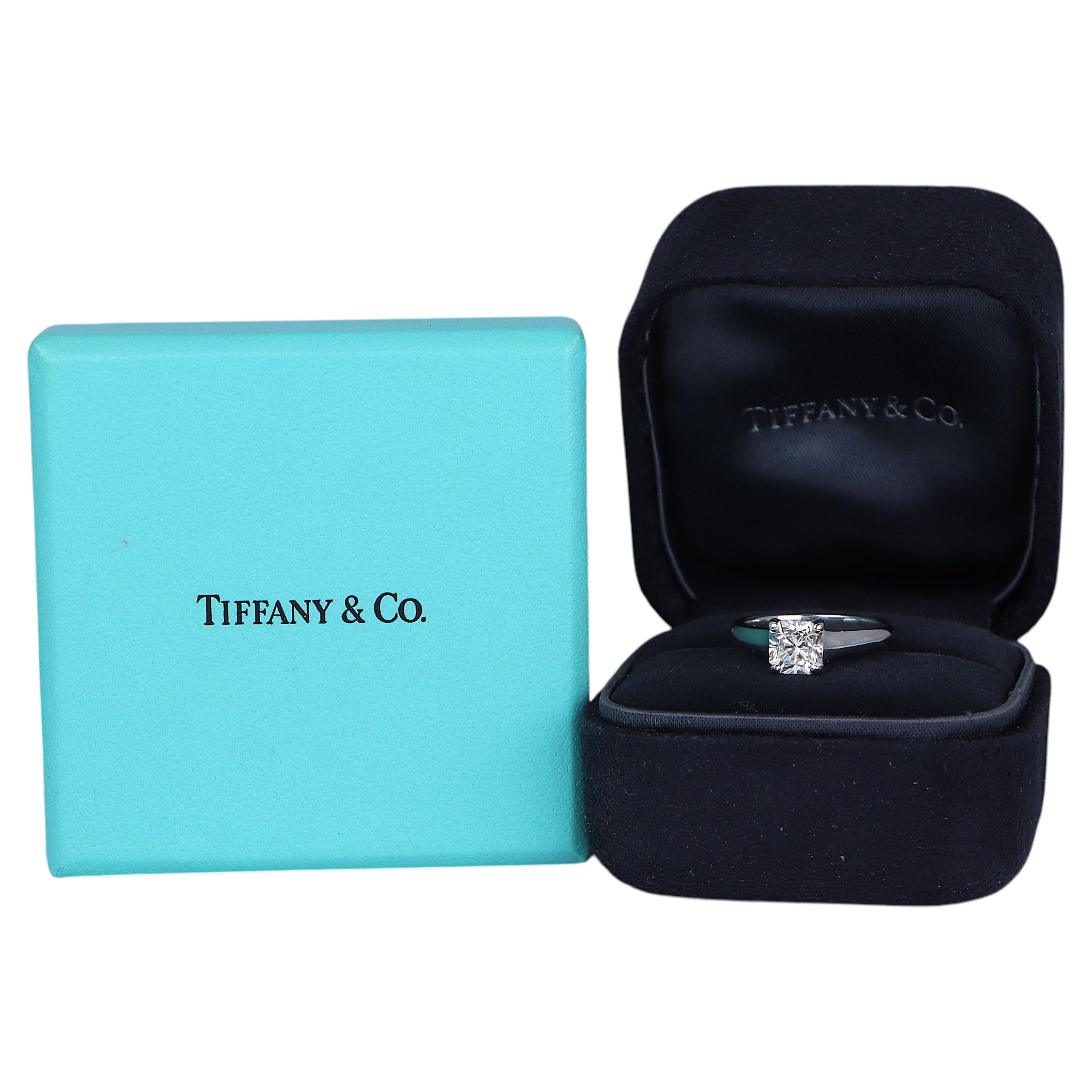 26769 Anillo de compromiso de Tiffany & Co. Lucida, de platino, con un diamante radiante de 1,10 I VVS1