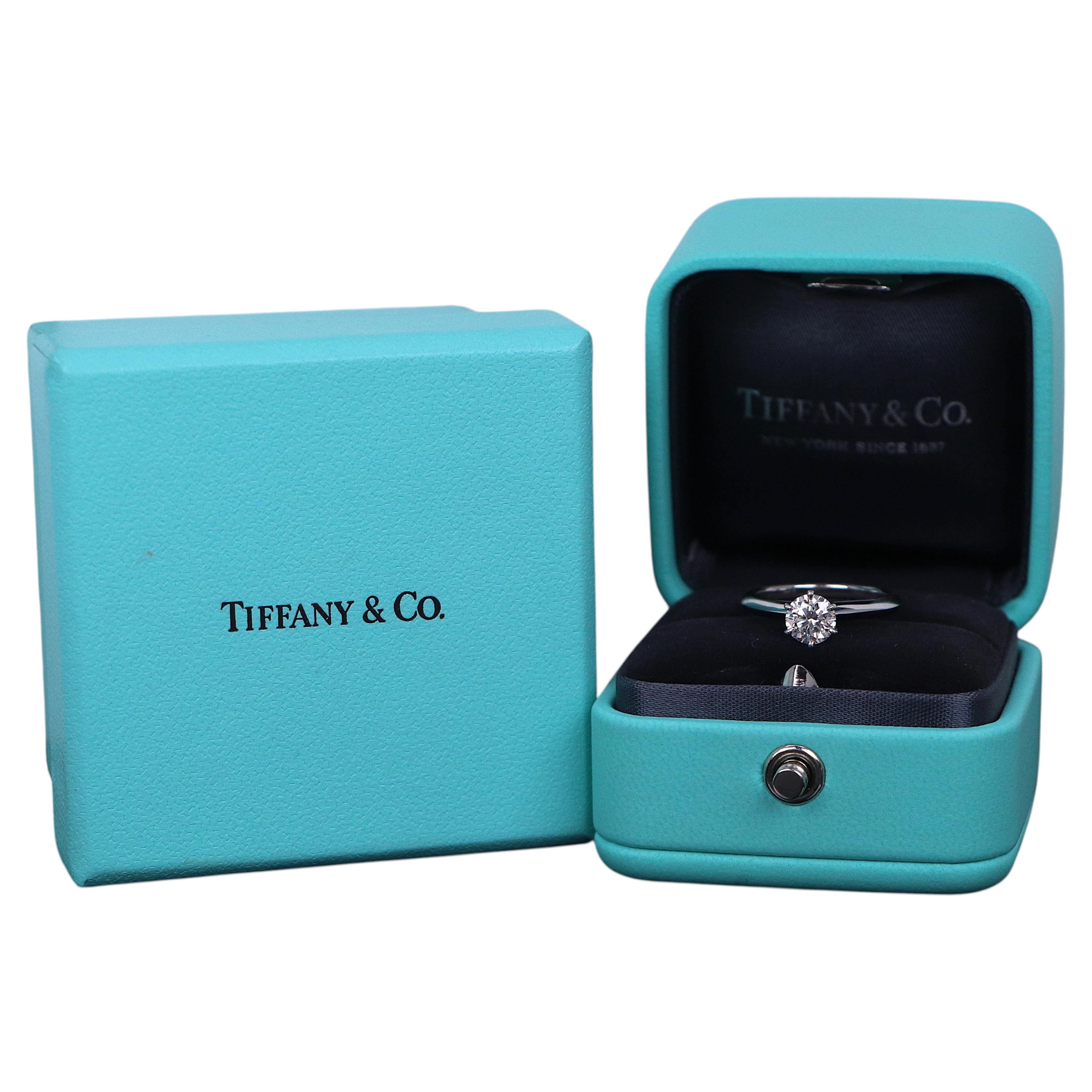 26796 Tiffany Co Platinum 0.63ct I VVS2 Solitaire Round Diamond Engagement Ring