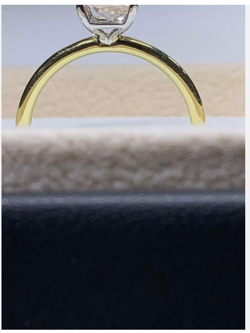 Women's 2.67ct Sapphire Emerald Solitaire Engagement Ring In 18ct Yellow Gold For Sale