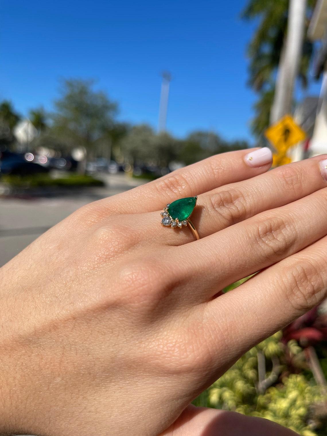 emerald pear cut ring