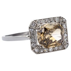 Anello con diamante marrone da 2,68 carati in platino 950