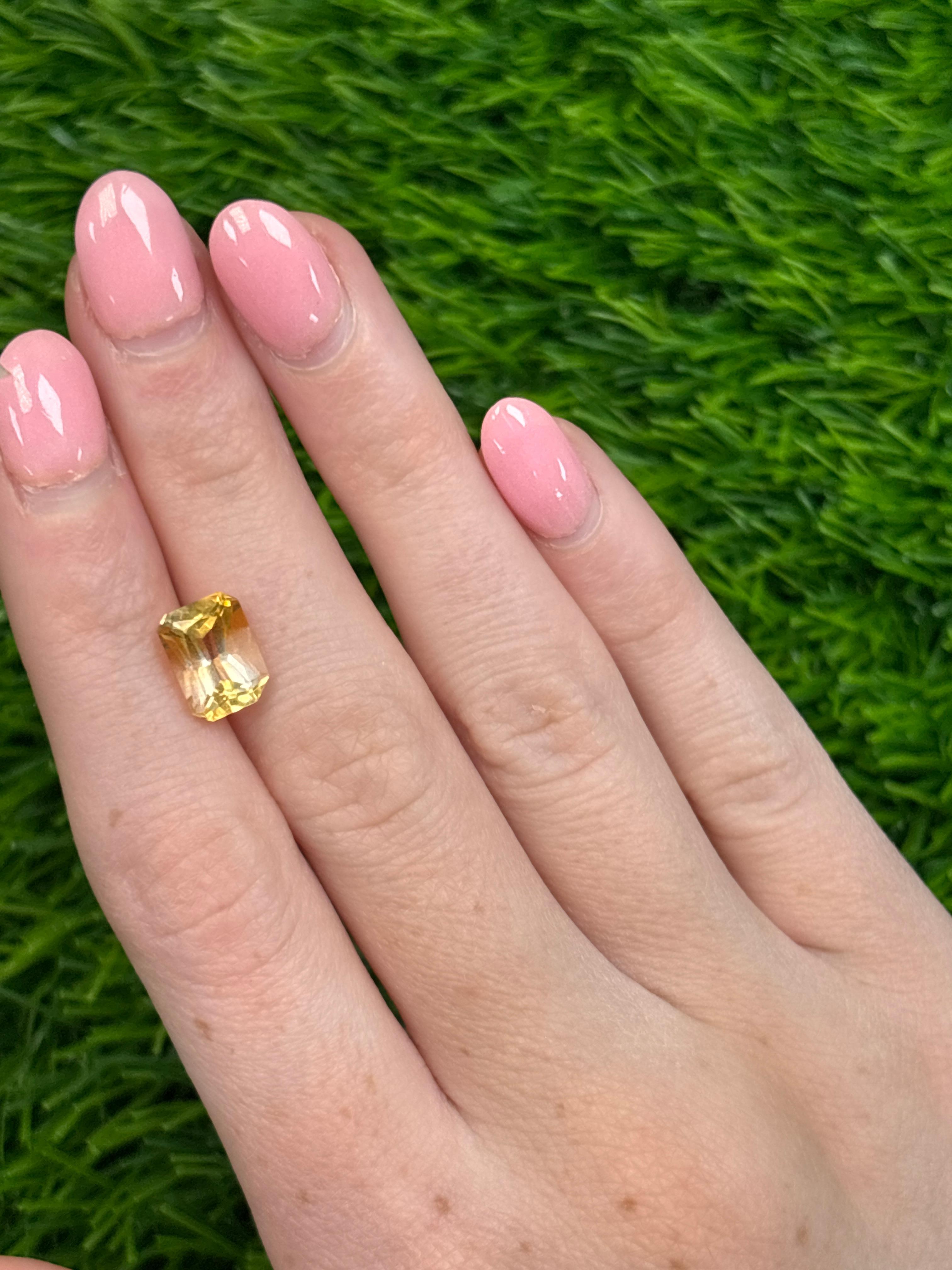 2,68 Karat Smaragd-Schliff Natürlicher goldgelber bis honigfarbener zweifarbiger Citrin Lose Edelstein für Damen oder Herren im Angebot