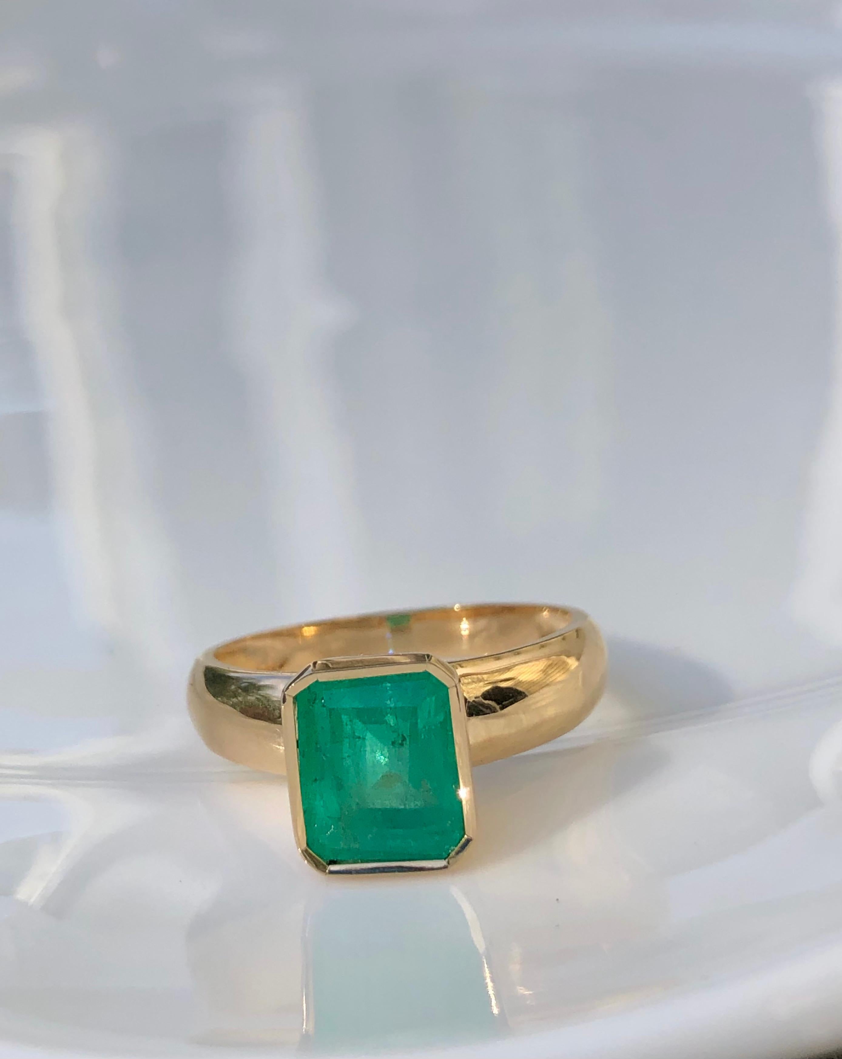 Emerald Cut Emeralds Maravellous 2.68 Carat Natural Colombian Emerald Solitaire Ring 18K For Sale