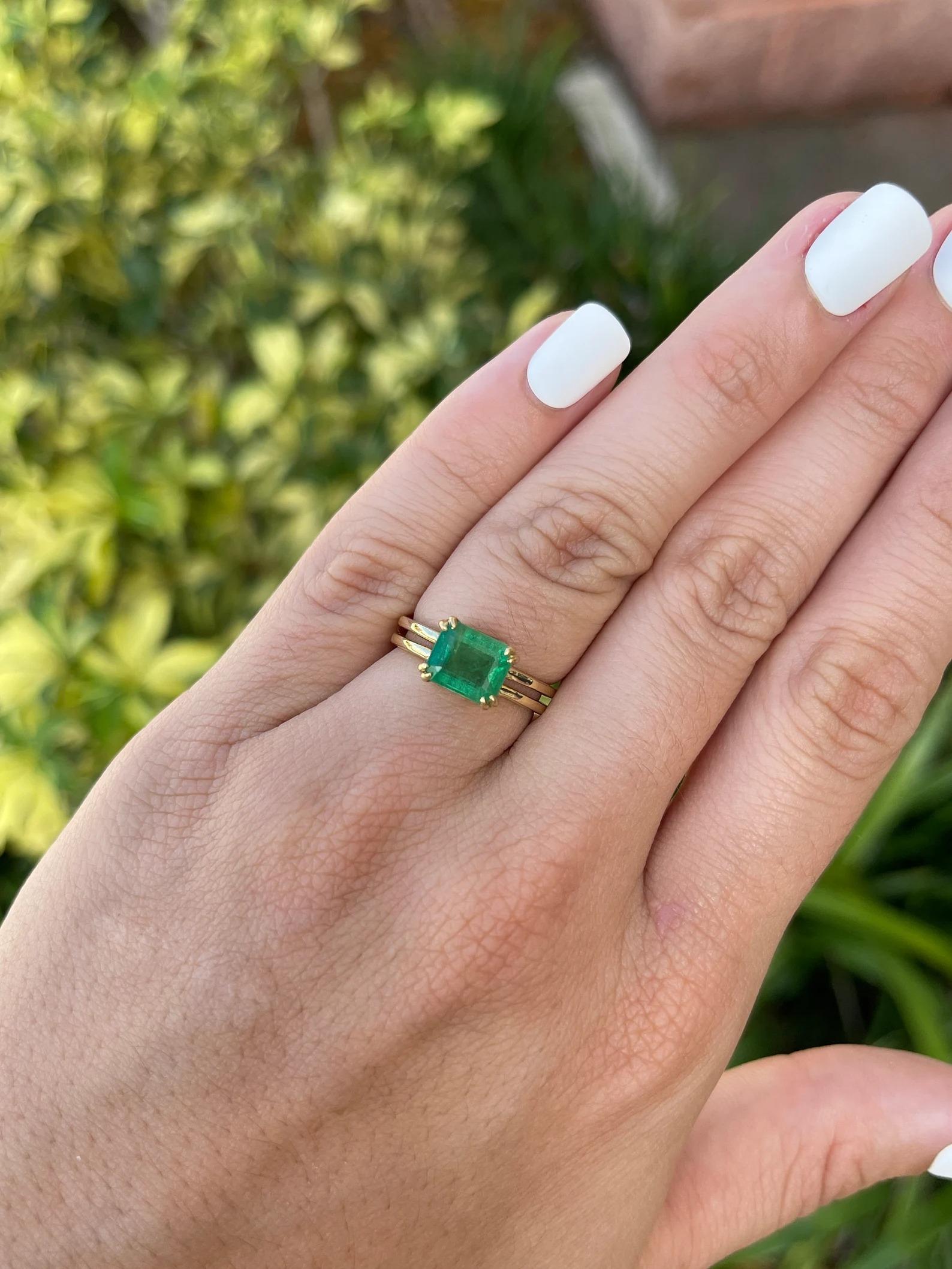 2.68 Carat Natural Emerald Medium Green Double Split Shank Ring Gold 18K In New Condition For Sale In Jupiter, FL