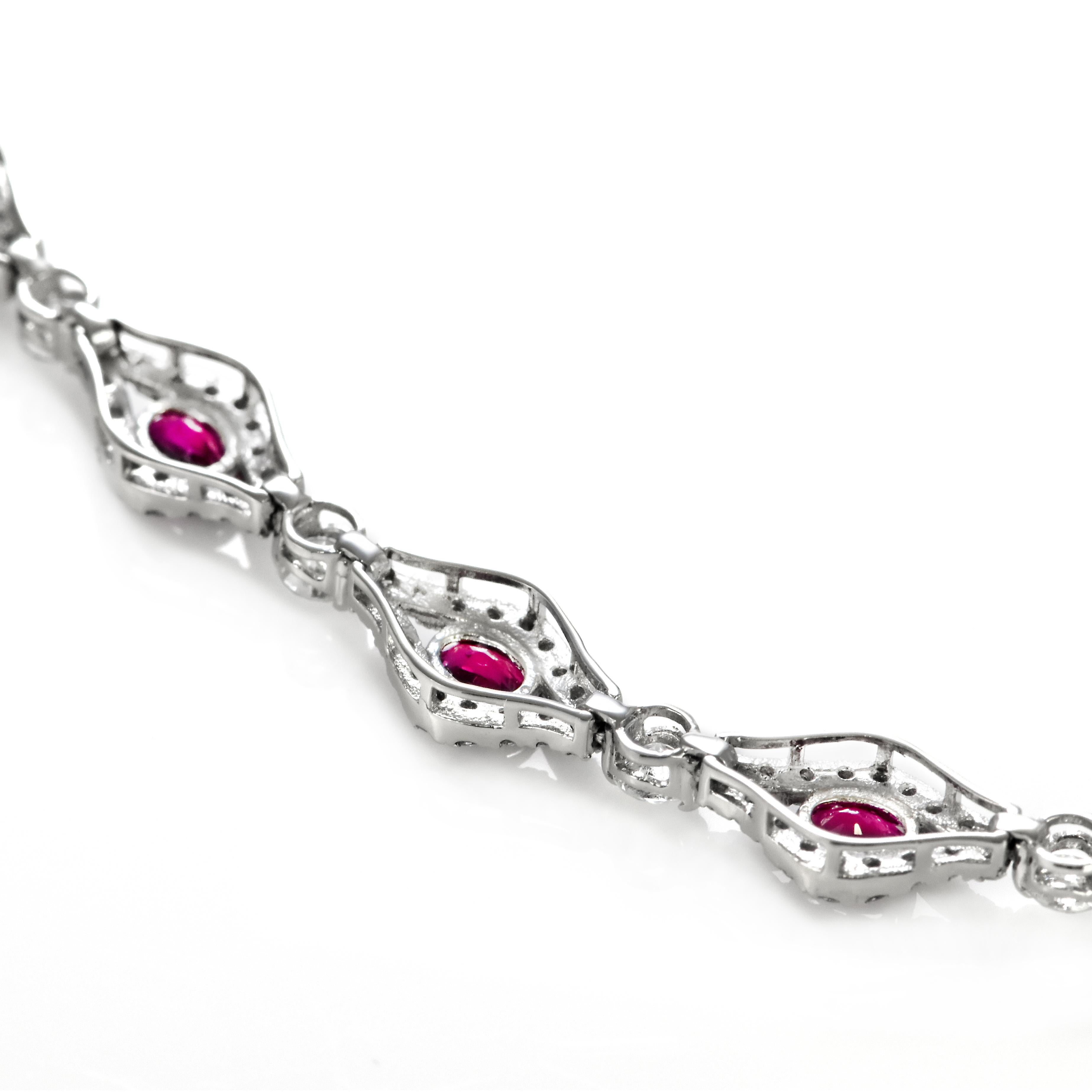 Bracelet en platine de 2.68 carats de rubis naturels non chauffés et de diamants en vente 9