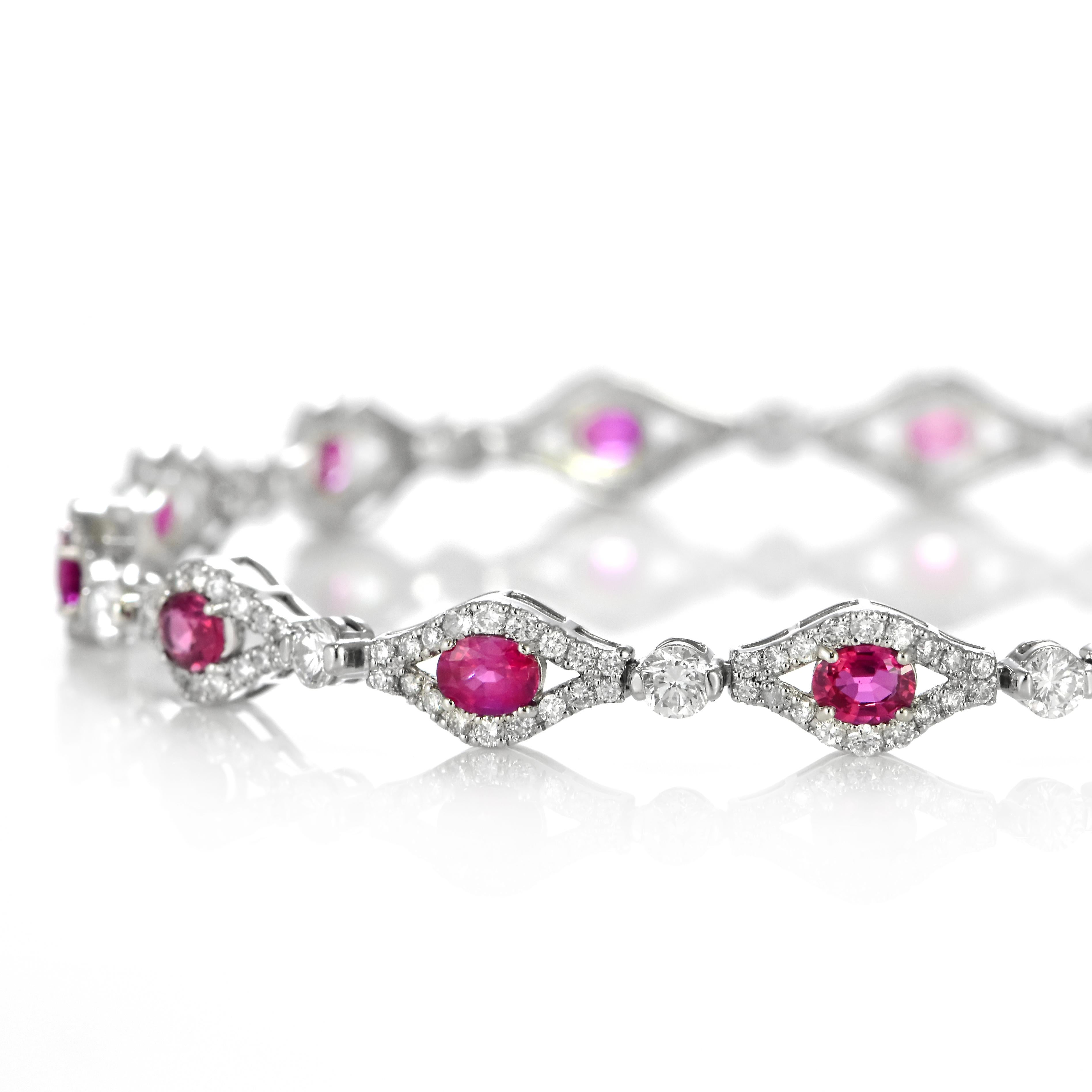 Moderne Bracelet en platine de 2.68 carats de rubis naturels non chauffés et de diamants en vente