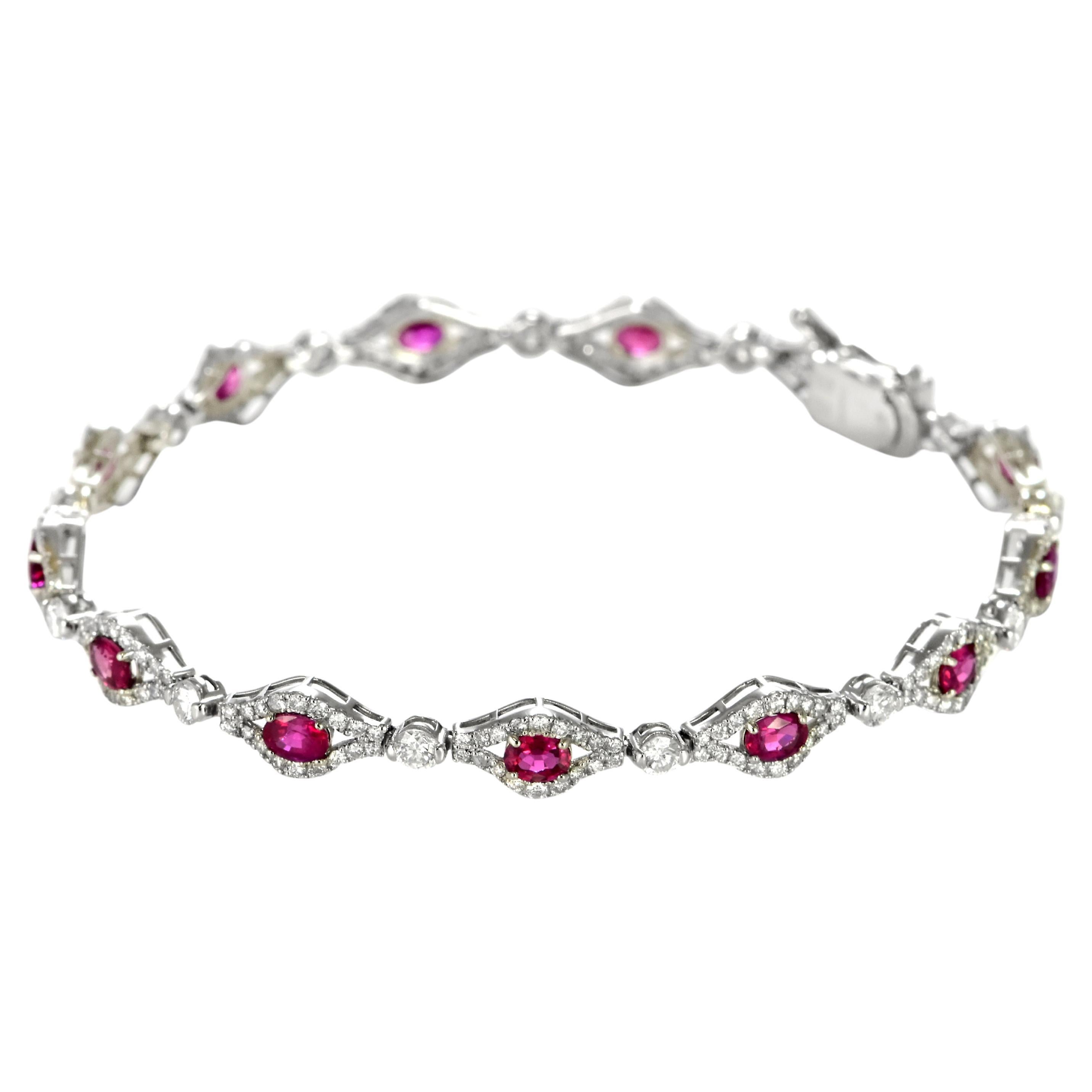 Bracelet en platine de 2.68 carats de rubis naturels non chauffés et de diamants