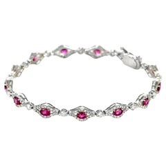 Bracelet en platine de 2.68 carats de rubis naturels non chauffés et de diamants