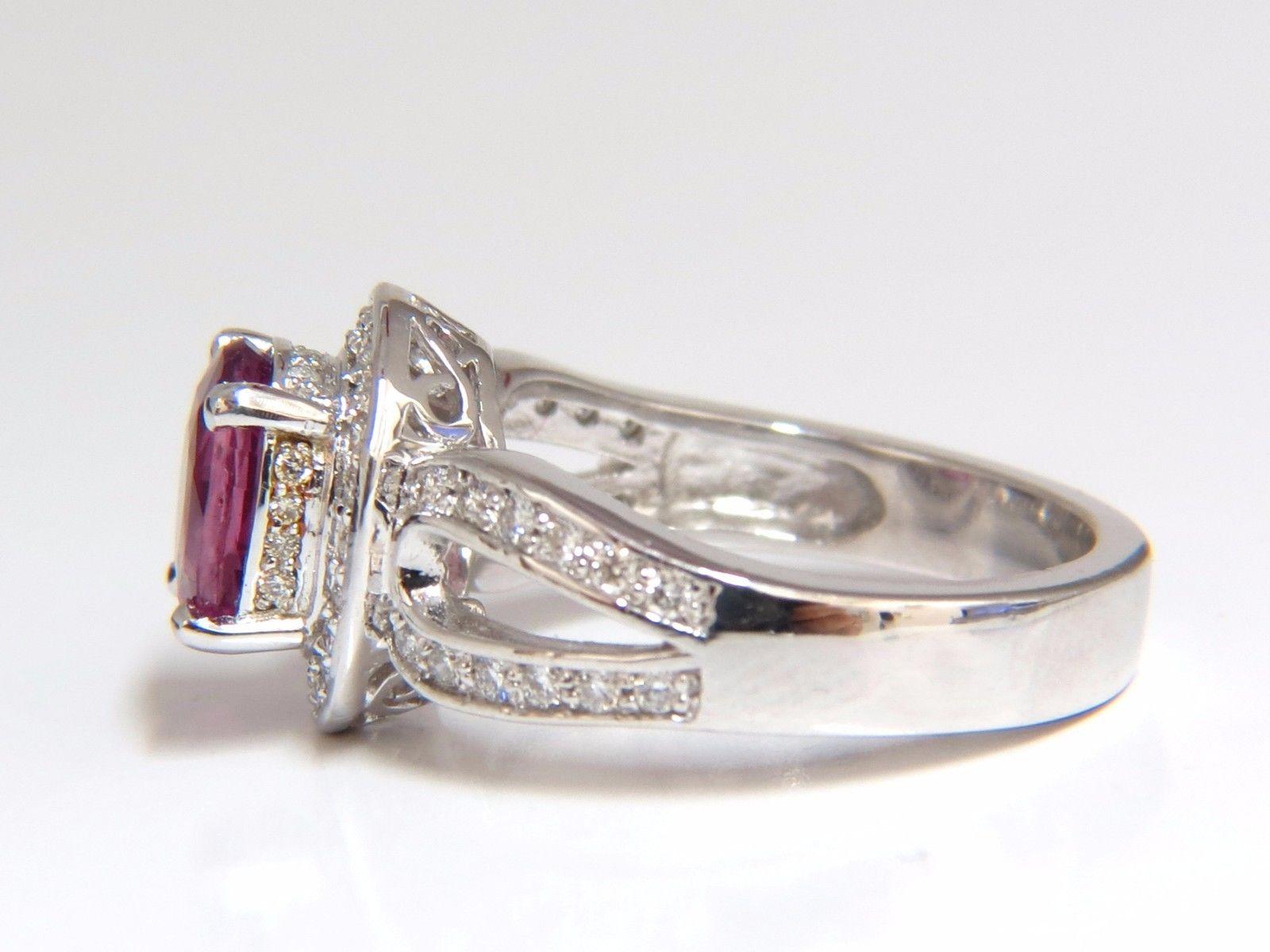 Oval Cut 2.68 Carat Natural Vivid Pink Sapphire Diamonds Ring 18 Karat Split Shank Mod For Sale
