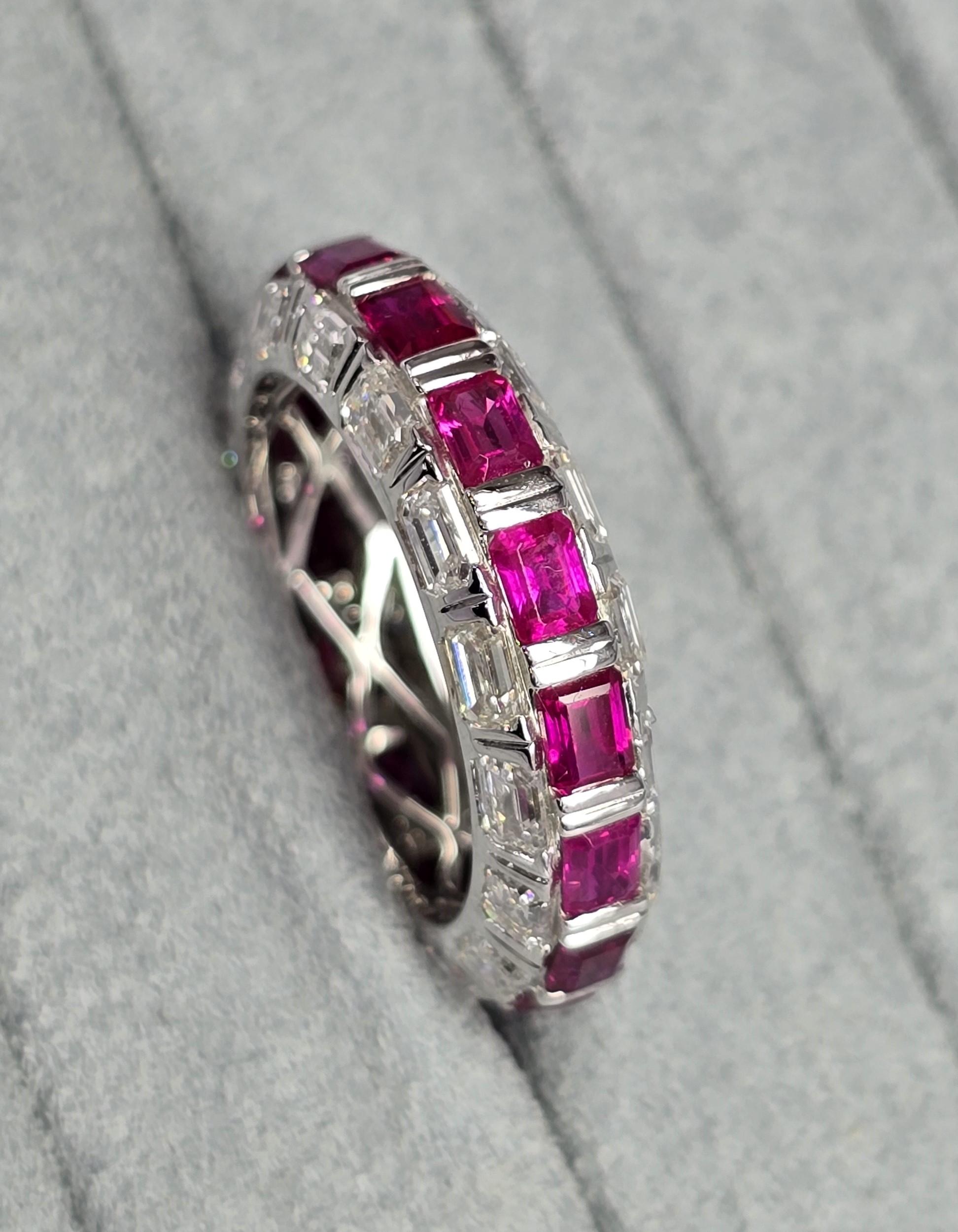 Bague octogonale en rubis de 2,68 carats en vente 6