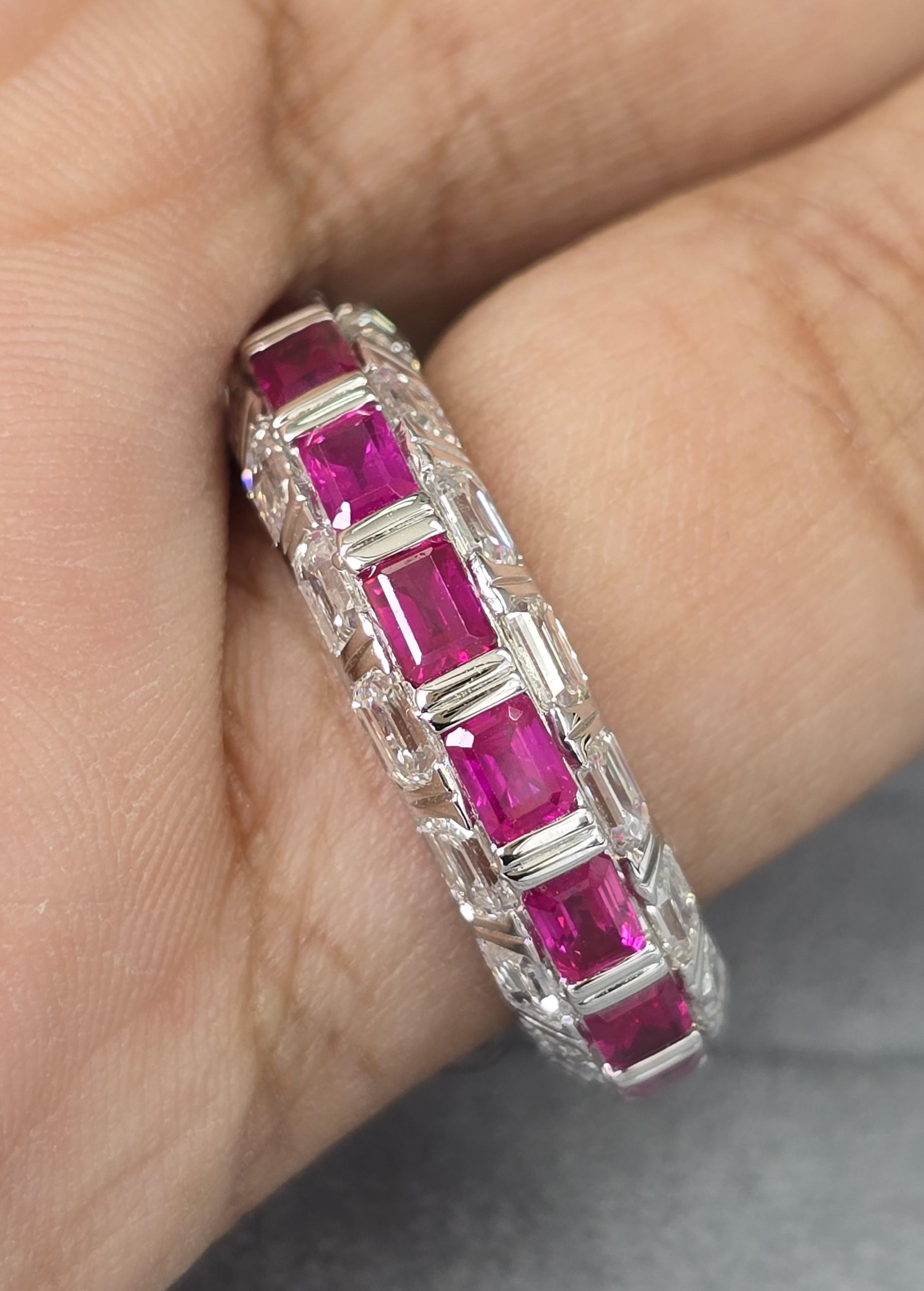 Bague octogonale en rubis de 2,68 carats Unisexe en vente