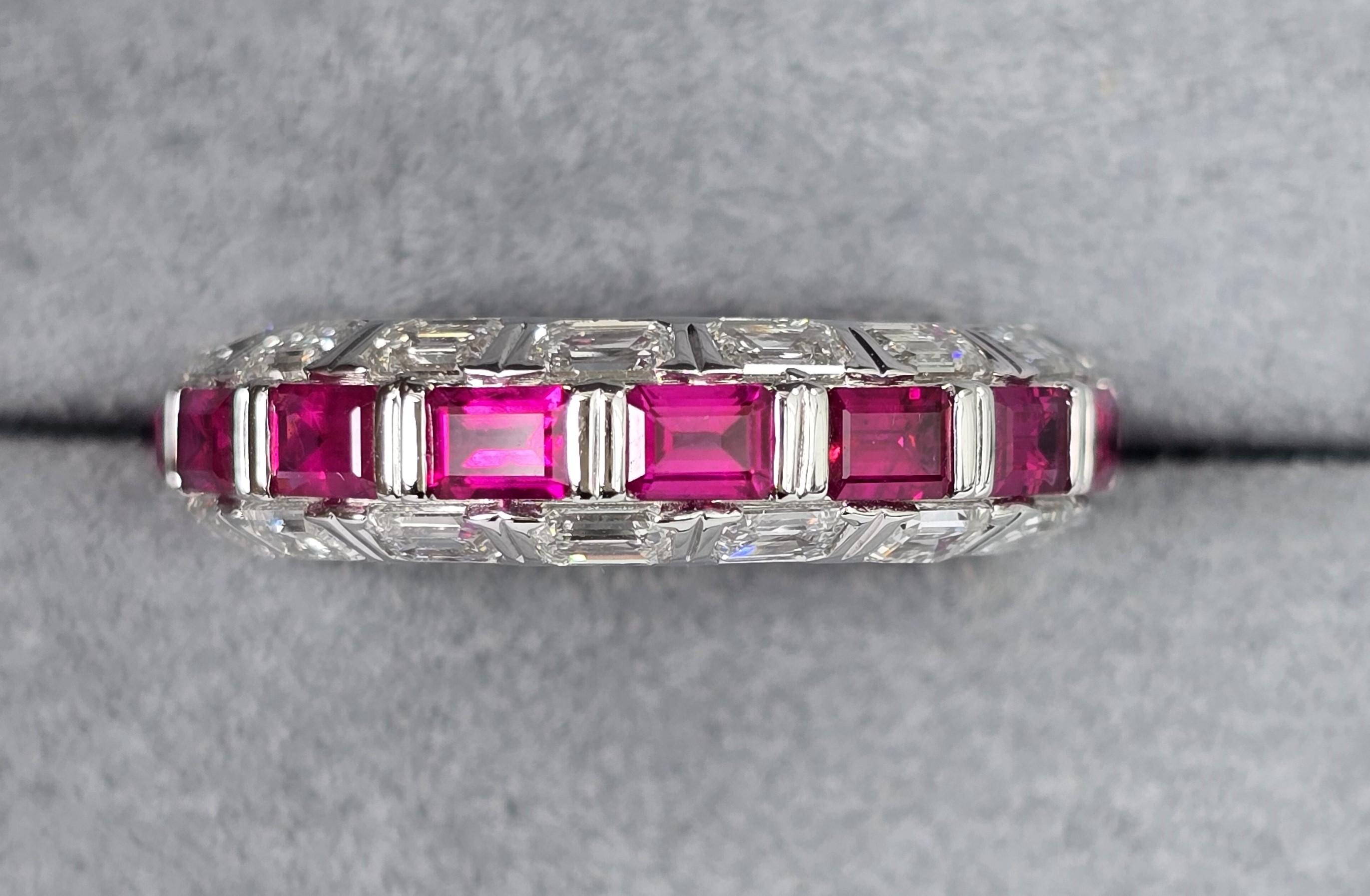 Bague octogonale en rubis de 2,68 carats en vente 3