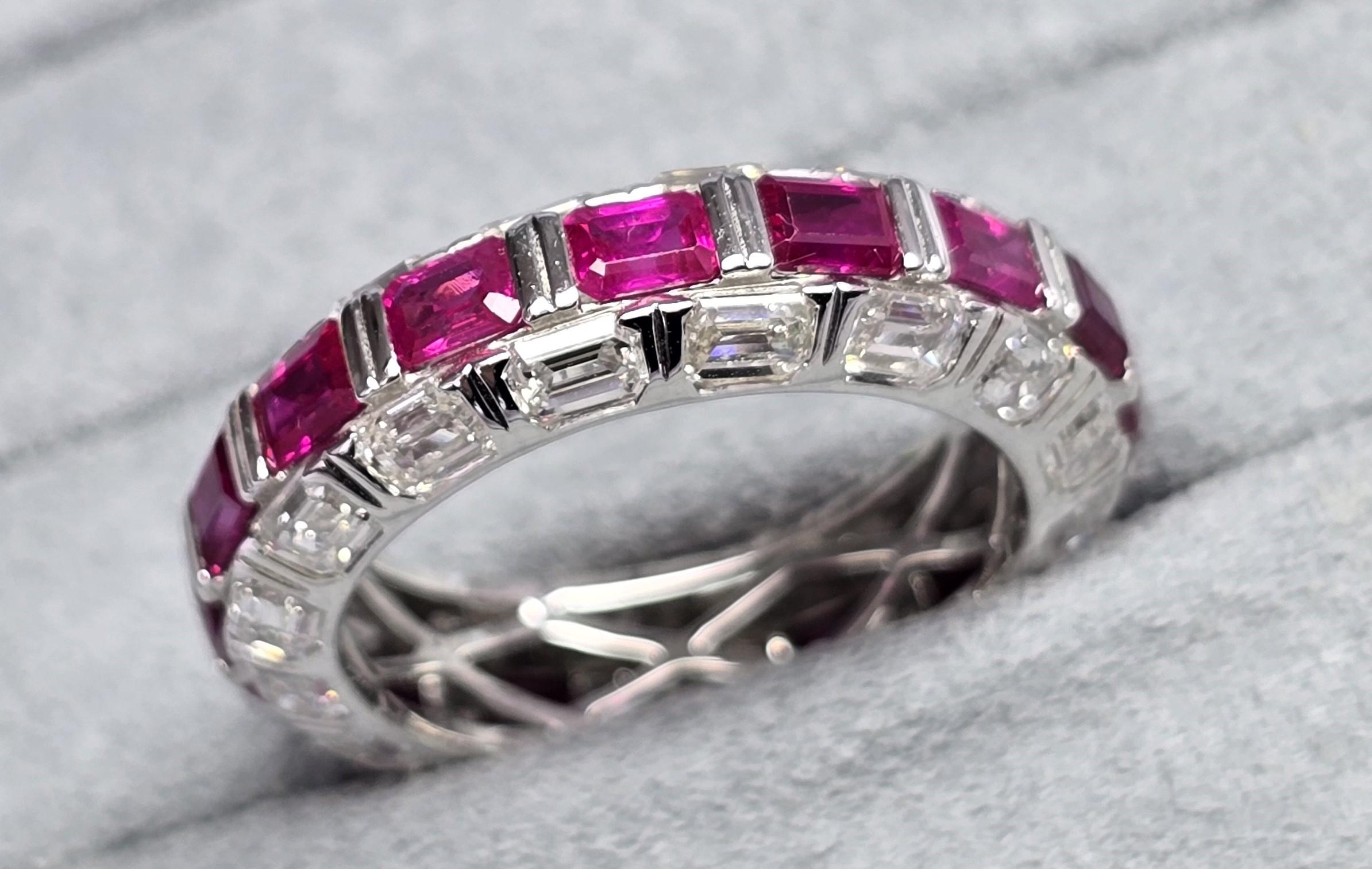 Bague octogonale en rubis de 2,68 carats en vente 4