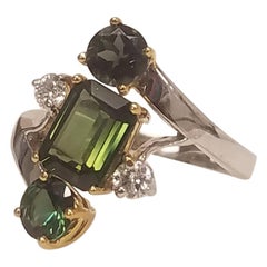2.68 Carat Total Green Tourmaline and Diamond Cocktail Ring in 18 Karat Gold