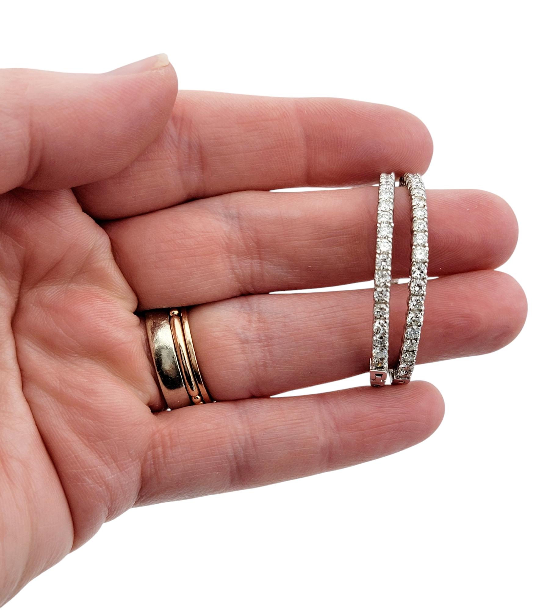 Boucles d'oreilles en or blanc 14 carats avec diamants ronds de 2,68 carats (Inside-Out) en vente 4