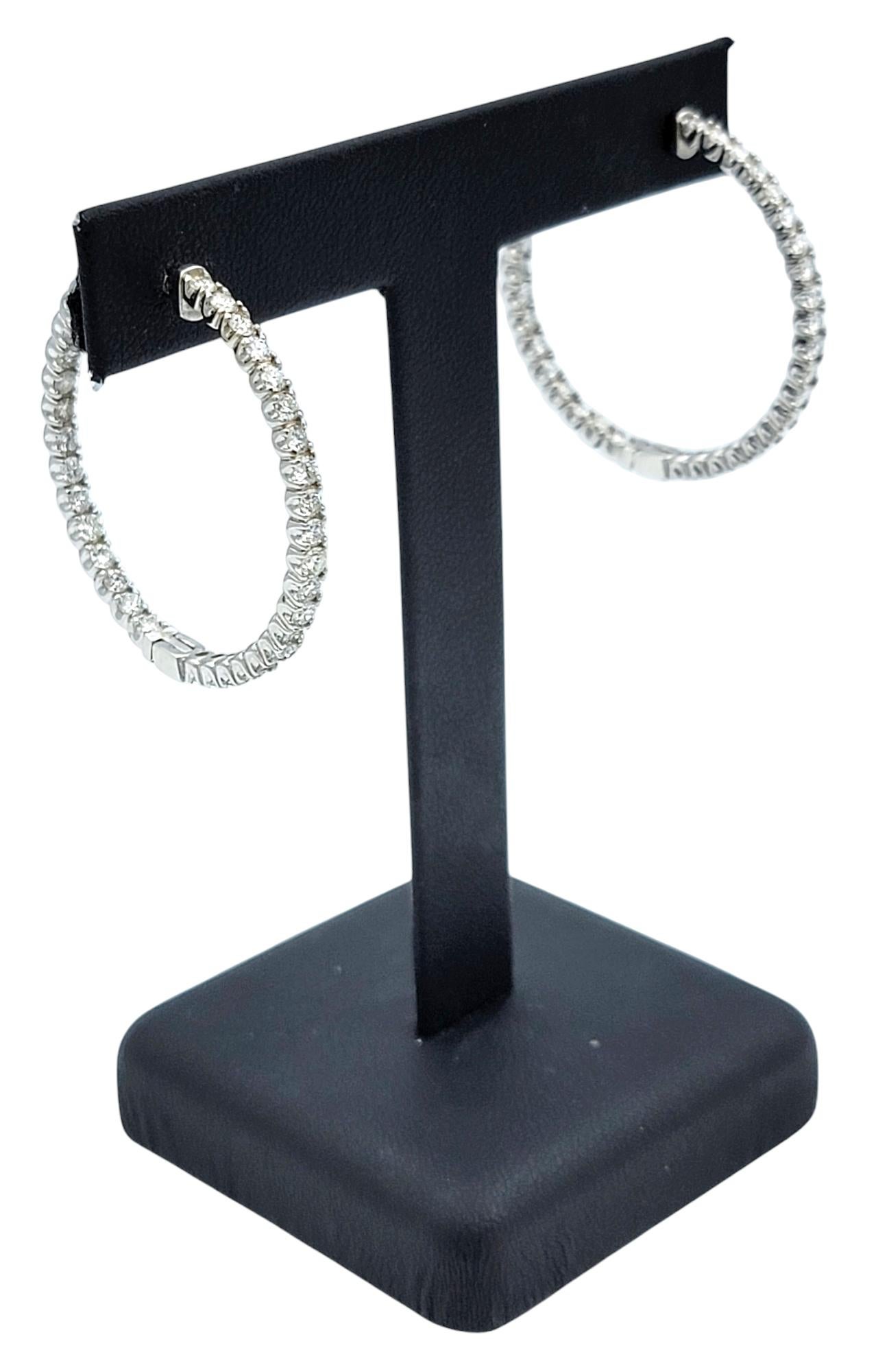 Boucles d'oreilles en or blanc 14 carats avec diamants ronds de 2,68 carats (Inside-Out) en vente 3