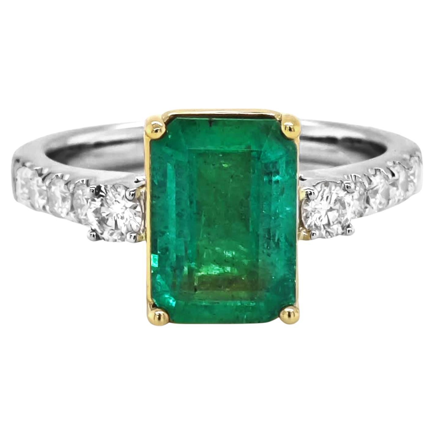 2.68 Carats Emerald and White Diamond White and Yellow Gold Ring For Sale