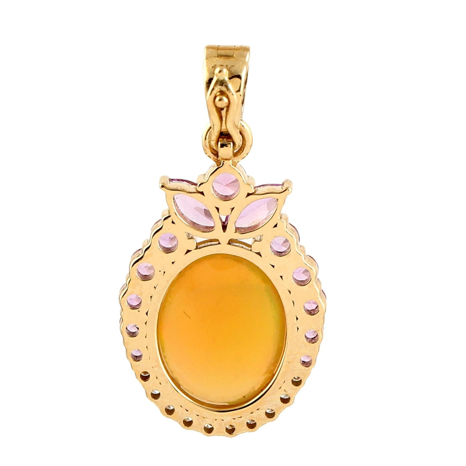 Moderne Collier pendentif en or 14 carats avec opale d'Éthiopie de 2,68 carats, saphir rose et diamant en vente
