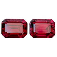 2.68 carats Vivid Red Garnet Pair Emerald Cut Natural African Gemstones (paire de grenats rouge vif, taille émeraude)