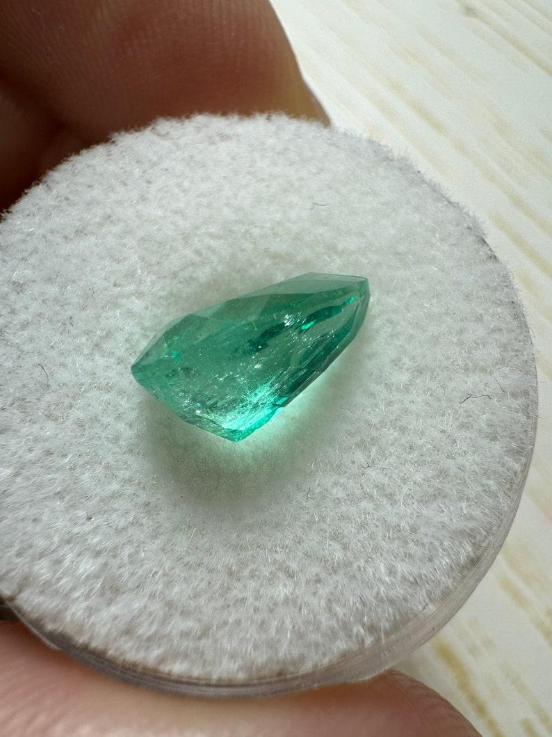 2,68 Ct 11x8 Smeraldo colombiano verde primaverile con taglio a pera - Vera pietra di nascita di maggio In condizioni Nuovo in vendita a Jupiter, FL