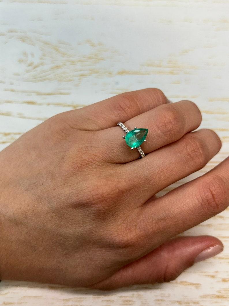 2,68 Ct 11x8 Smeraldo colombiano verde primaverile con taglio a pera - Vera pietra di nascita di maggio in vendita 1