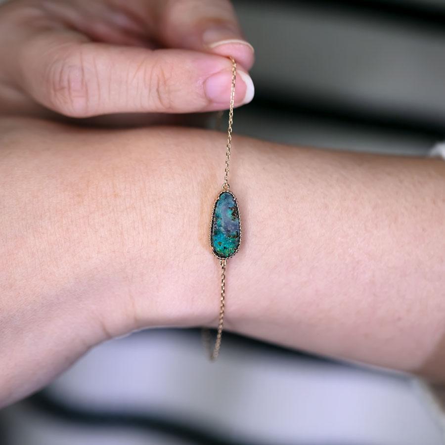 2.68 ct Australian Boulder Opal Bracelet in 18K Yellow Gold In New Condition For Sale In Suwanee, GA