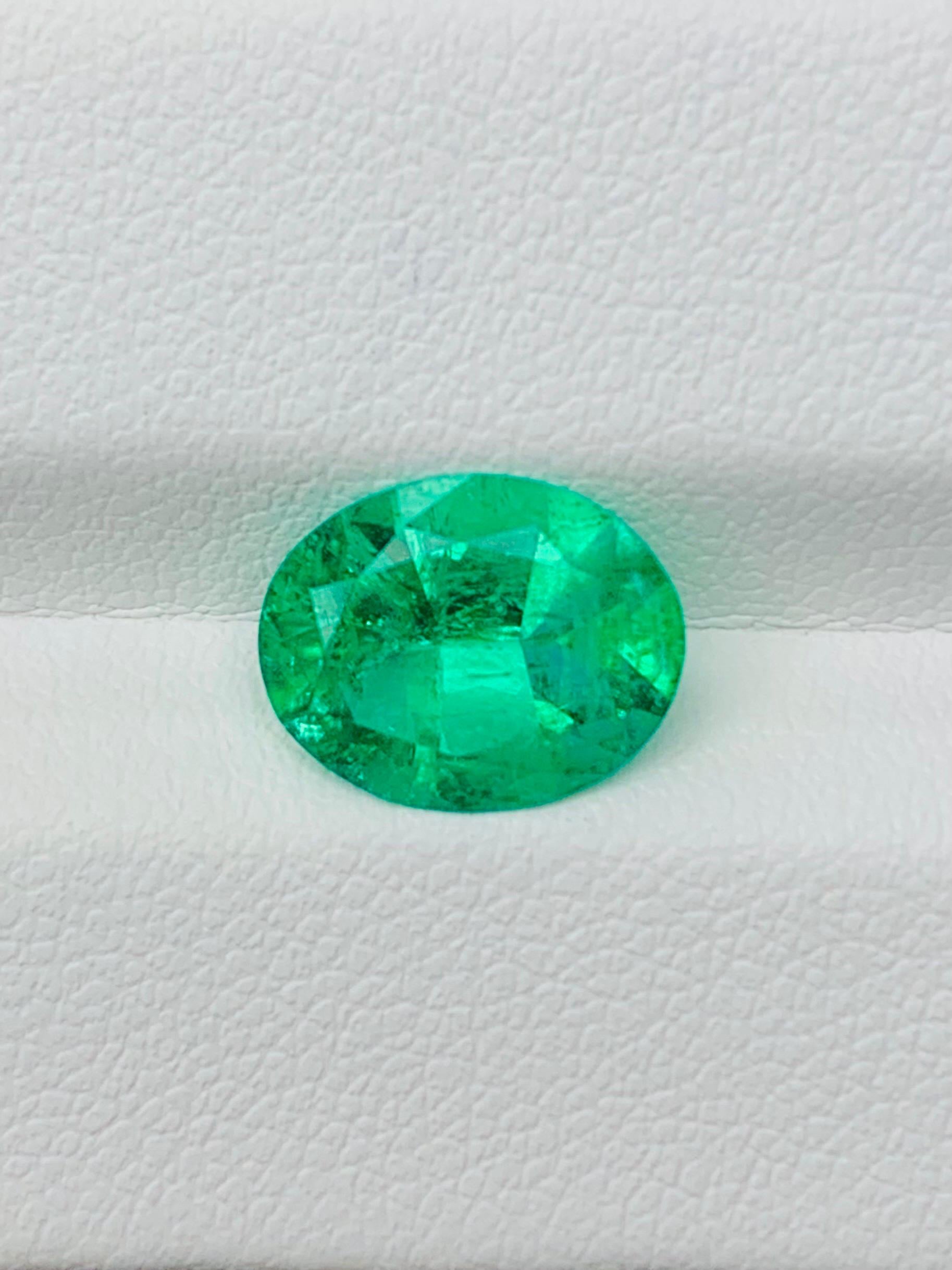 Women's or Men's 2.68 Ct GIA Certification Natural Emerald Russia No Oil eye clean Gemstone For Sale