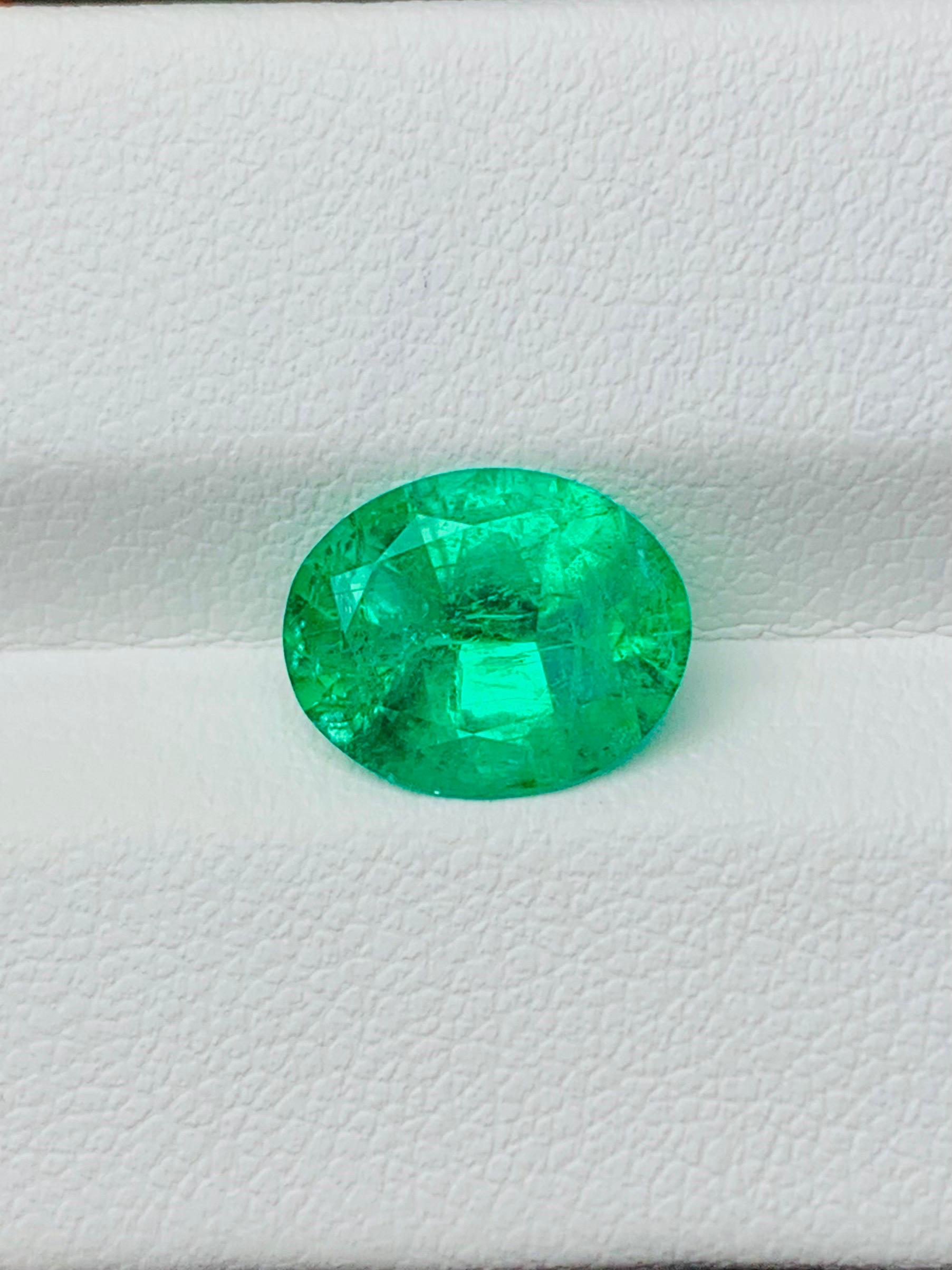 2.68 Ct GIA Certification Natural Emerald Russia No Oil eye clean Gemstone For Sale 2