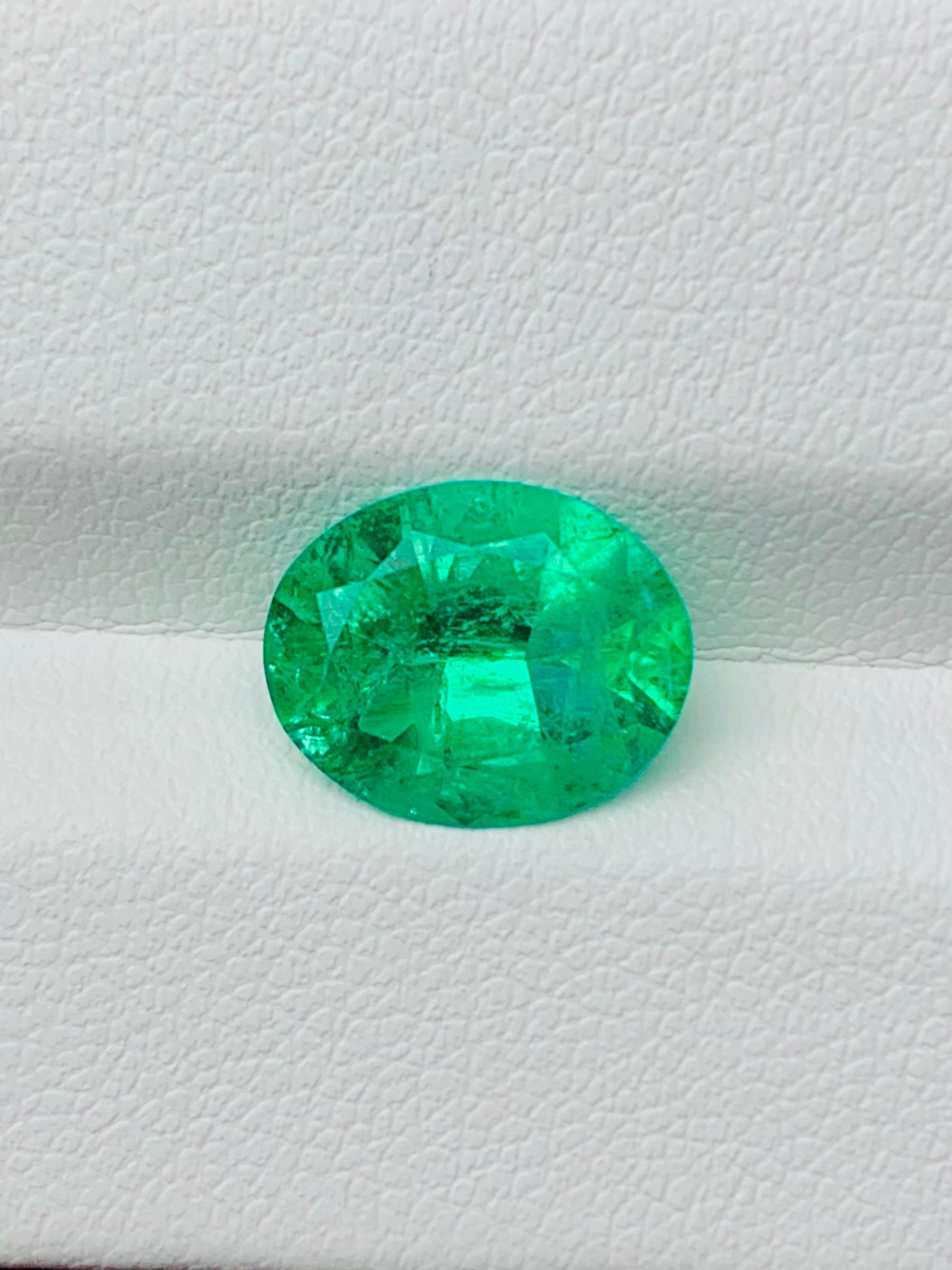 2.68 Ct GIA Certification Natural Emerald Russia No Oil eye clean Gemstone For Sale 4