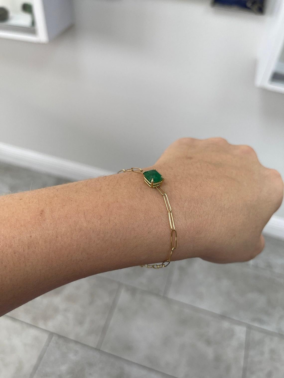2,68ct Smaragd Schliff Smaragd Solitär Armband - 14K Gold Elegant Ost-West Pape im Angebot 1