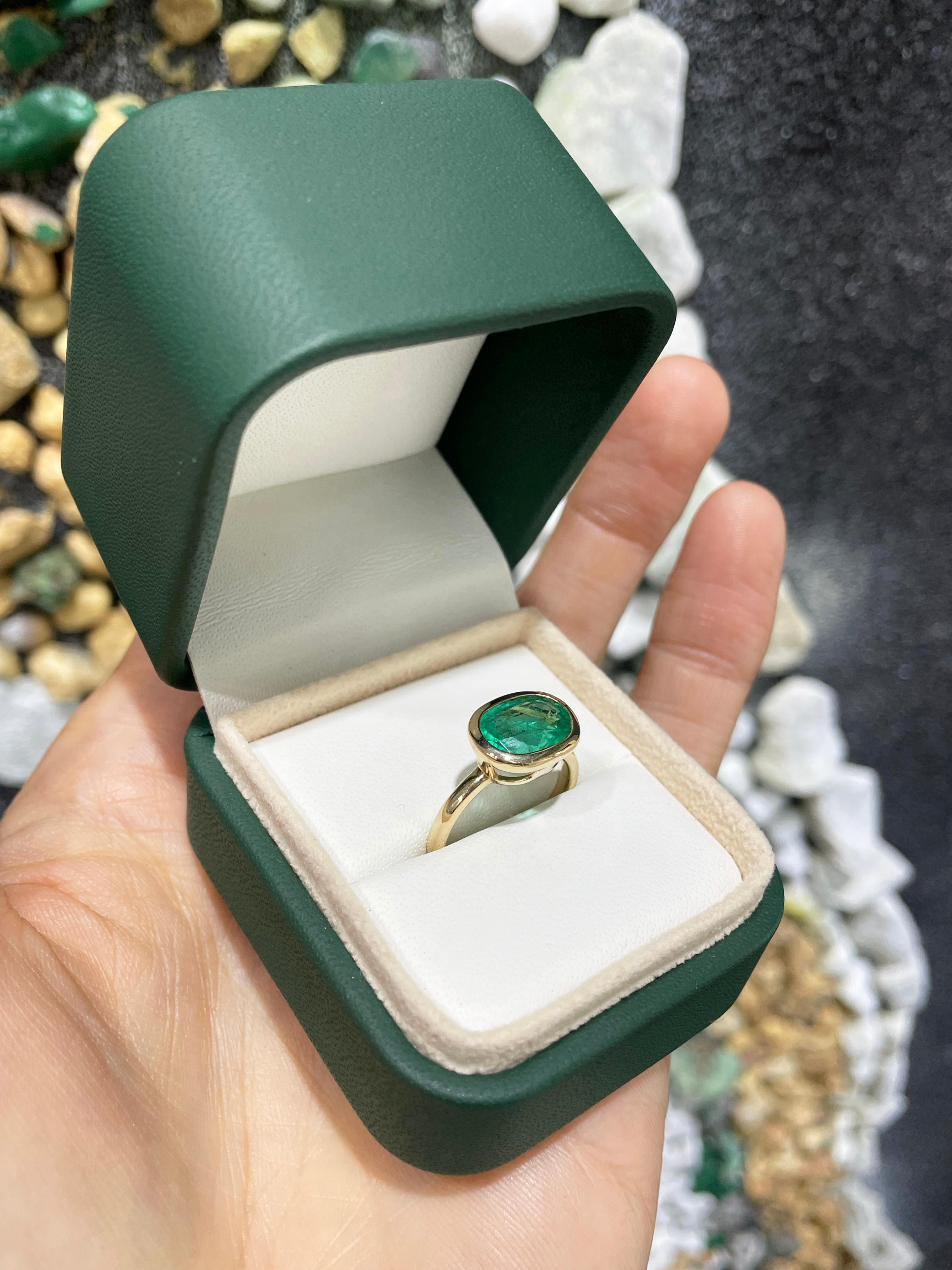 Women's 2.68cts 14K Bezel Set Oval Emerald Solitaire East to West Ring For Sale
