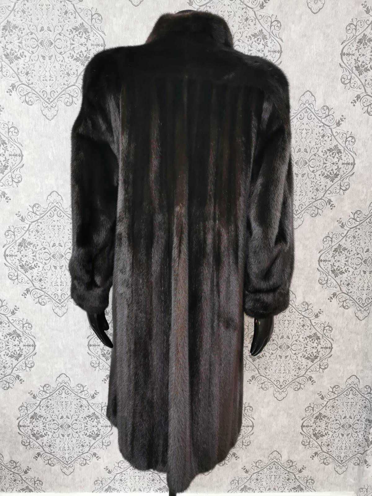 269  black diamond mink fur coat size 10 In Excellent Condition For Sale In Montreal, Quebec