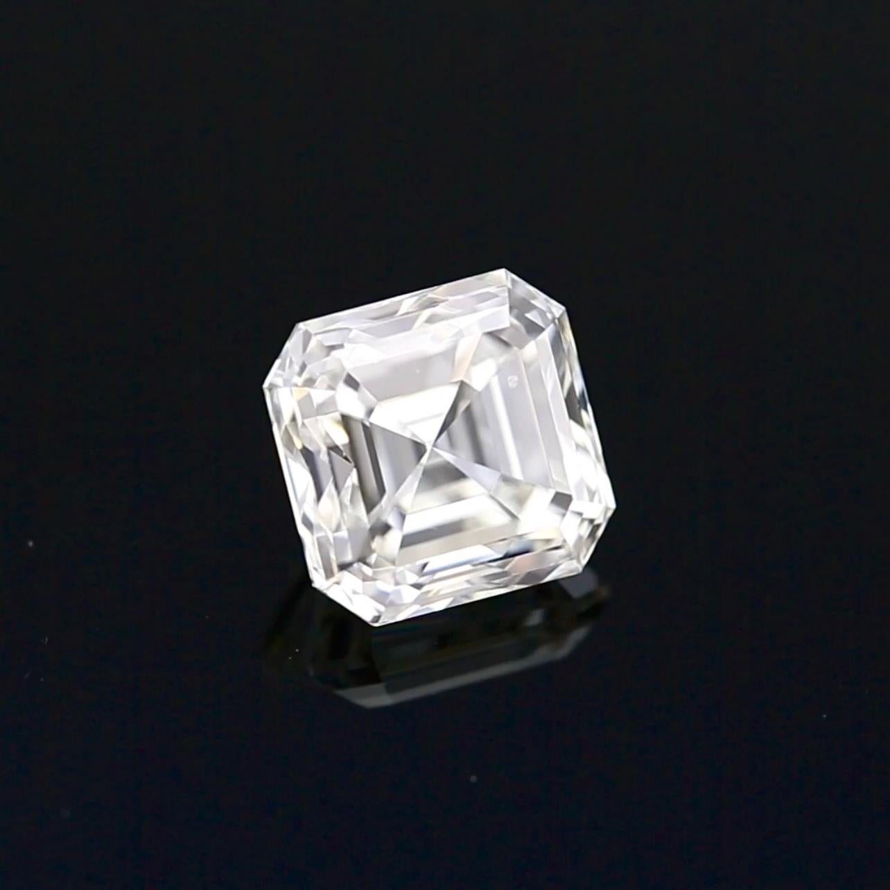 2.69 Carat G-VVS1 Square Emerald Cut Diamond – GIA Certified In New Condition For Sale In Ramat Gan, IL