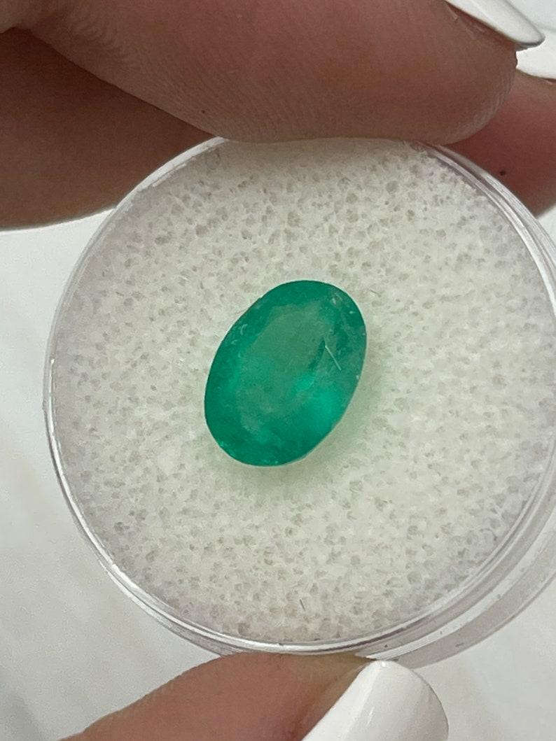 Modern 2.69 Carat Green Oval-Cut Colombian Emerald – May Birthstone Gem For Sale