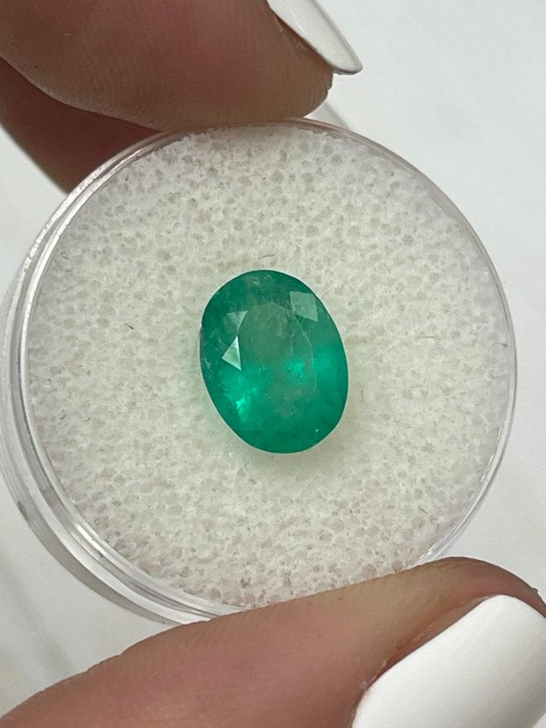Oval Cut 2.69 Carat Green Oval-Cut Colombian Emerald – May Birthstone Gem For Sale
