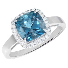 2,69 Karat Londoner Blauer Topas Fancy Ring aus 18 Karat Weißgold mit weißem Diamant