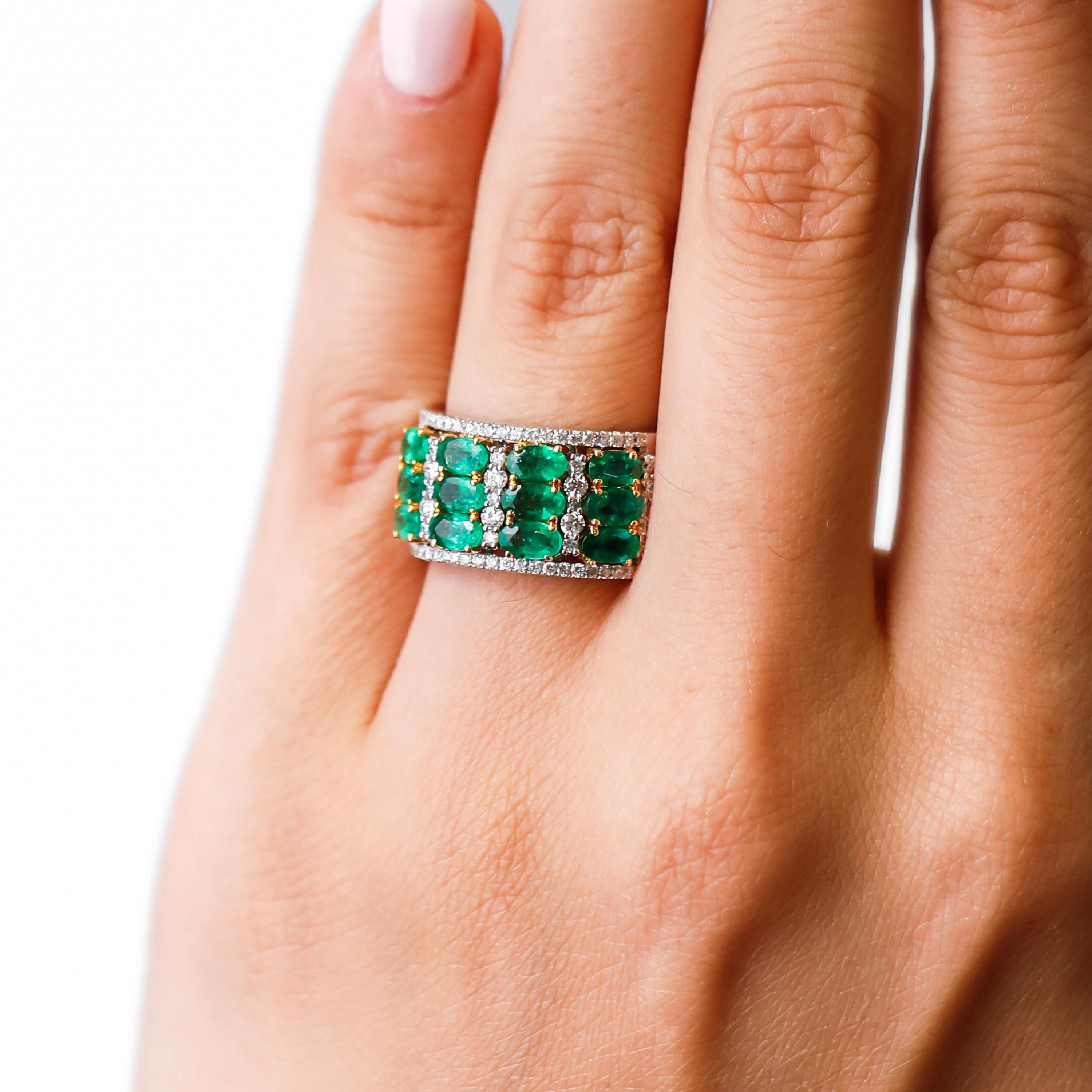 2.69 Carat Oval Cut Emerald and Round Diamond Cocktail Ring in 18k Two-Tone Gold In Excellent Condition In New York, NY