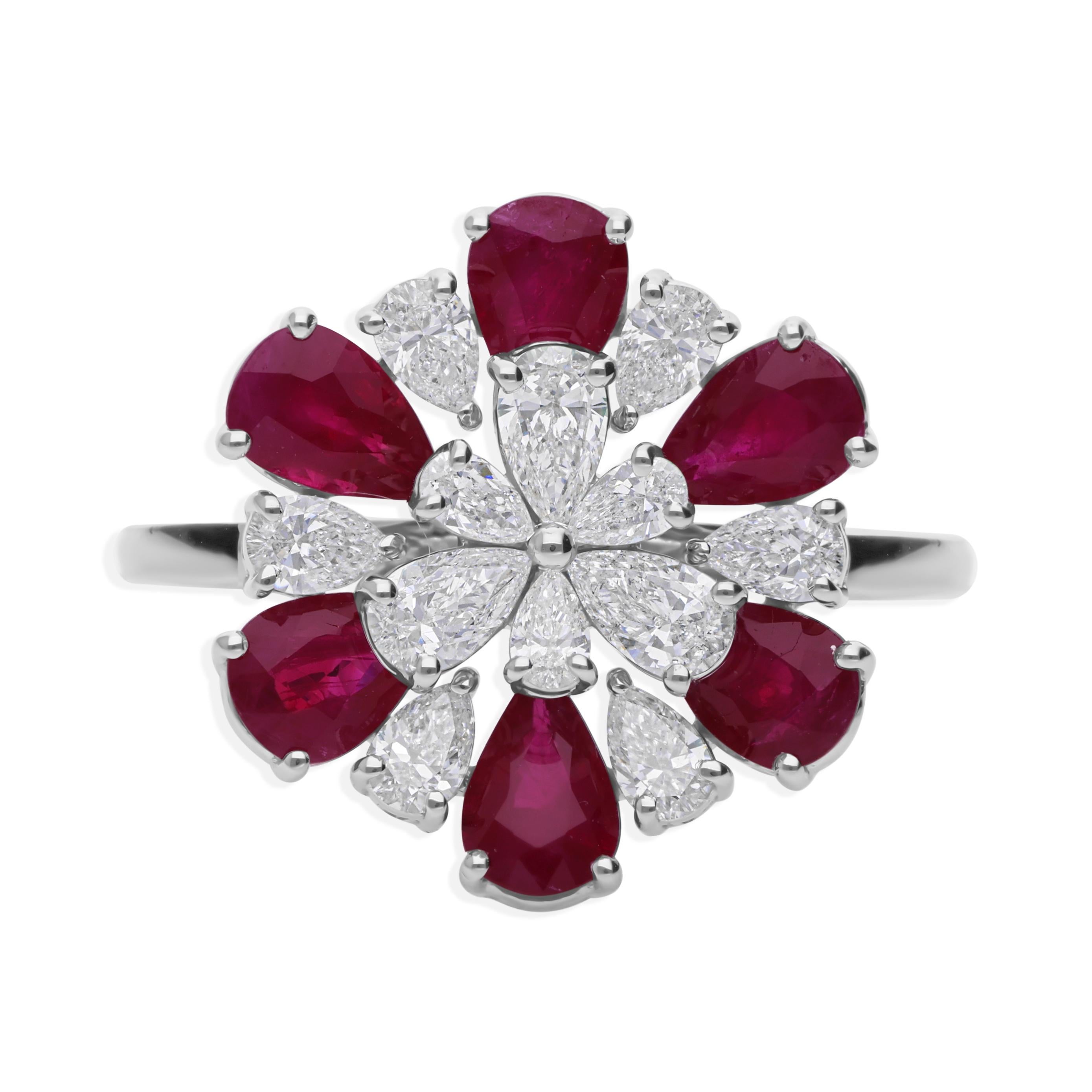 Im Angebot: 2,69 Karat Rubin 1,04 Karat SI/H Diamant Blume Cocktail Ring 14 Karat Weißgold () 4
