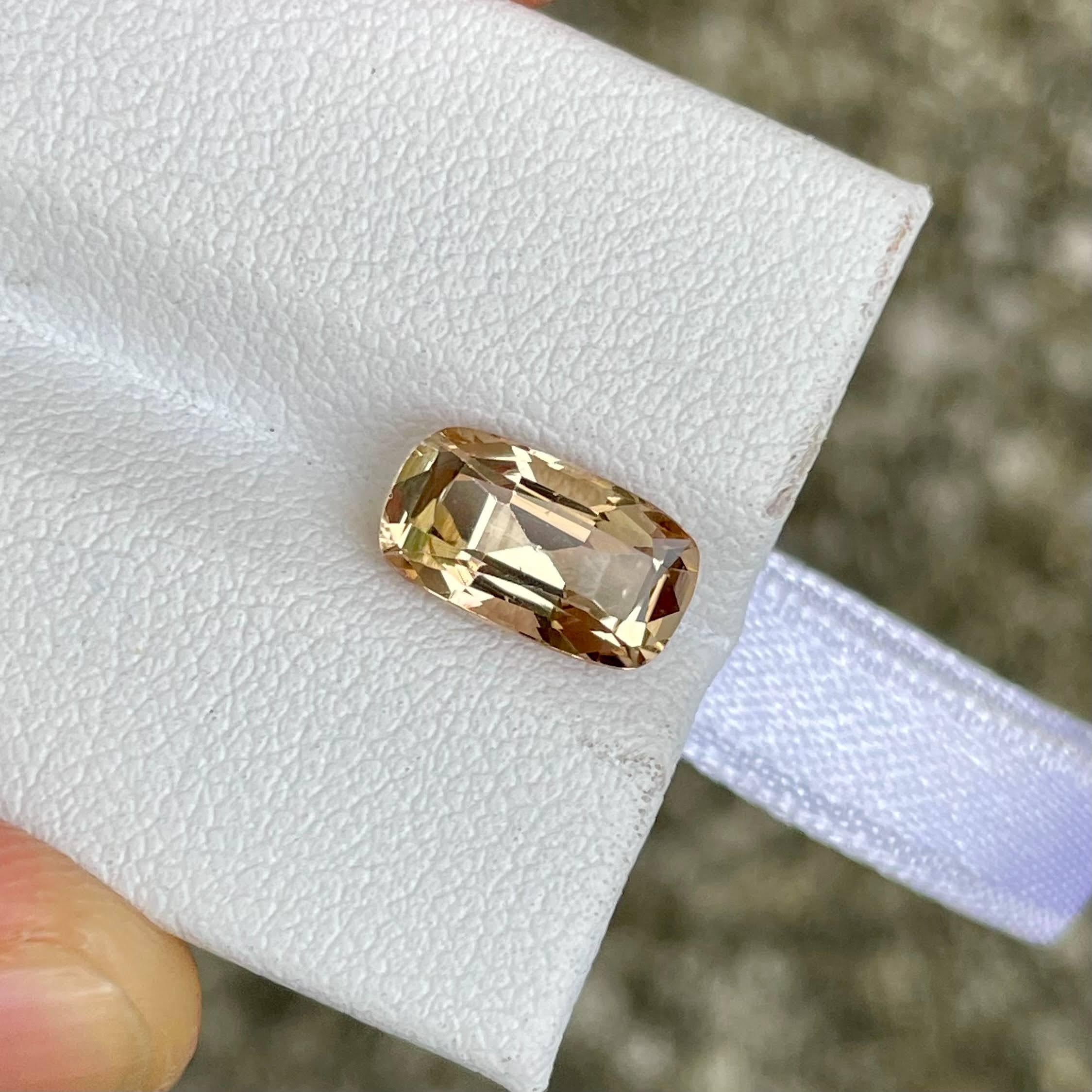 2.69 carats Imperial Topaz Stone Cushion Cut Natural Pakistani Gemstone In New Condition In Bangkok, TH