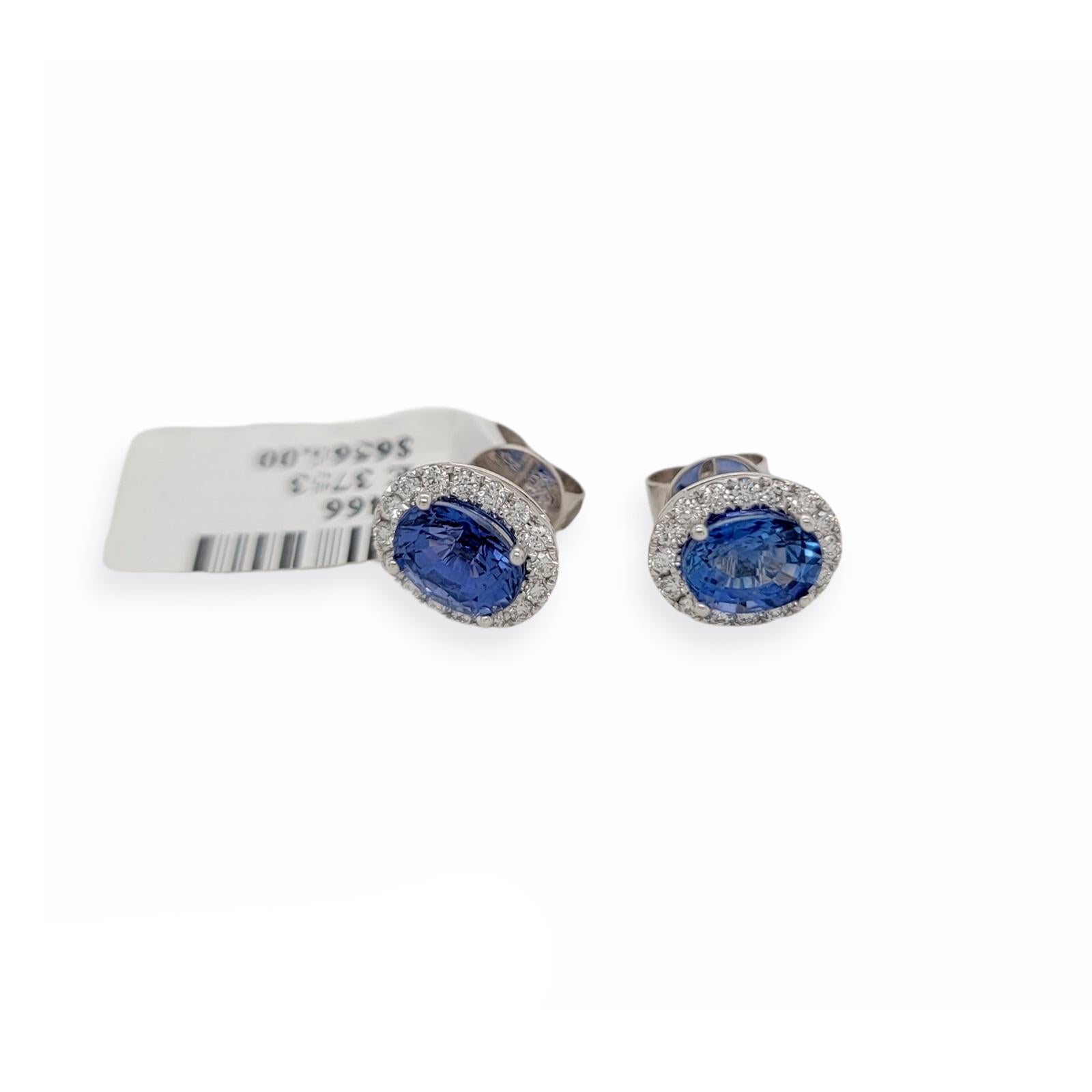 2.69 CT Natural Blue Sapphire & 0.37 CT Diamonds 14K White Gold Stud Earrings In Excellent Condition For Sale In Los Angeles, CA