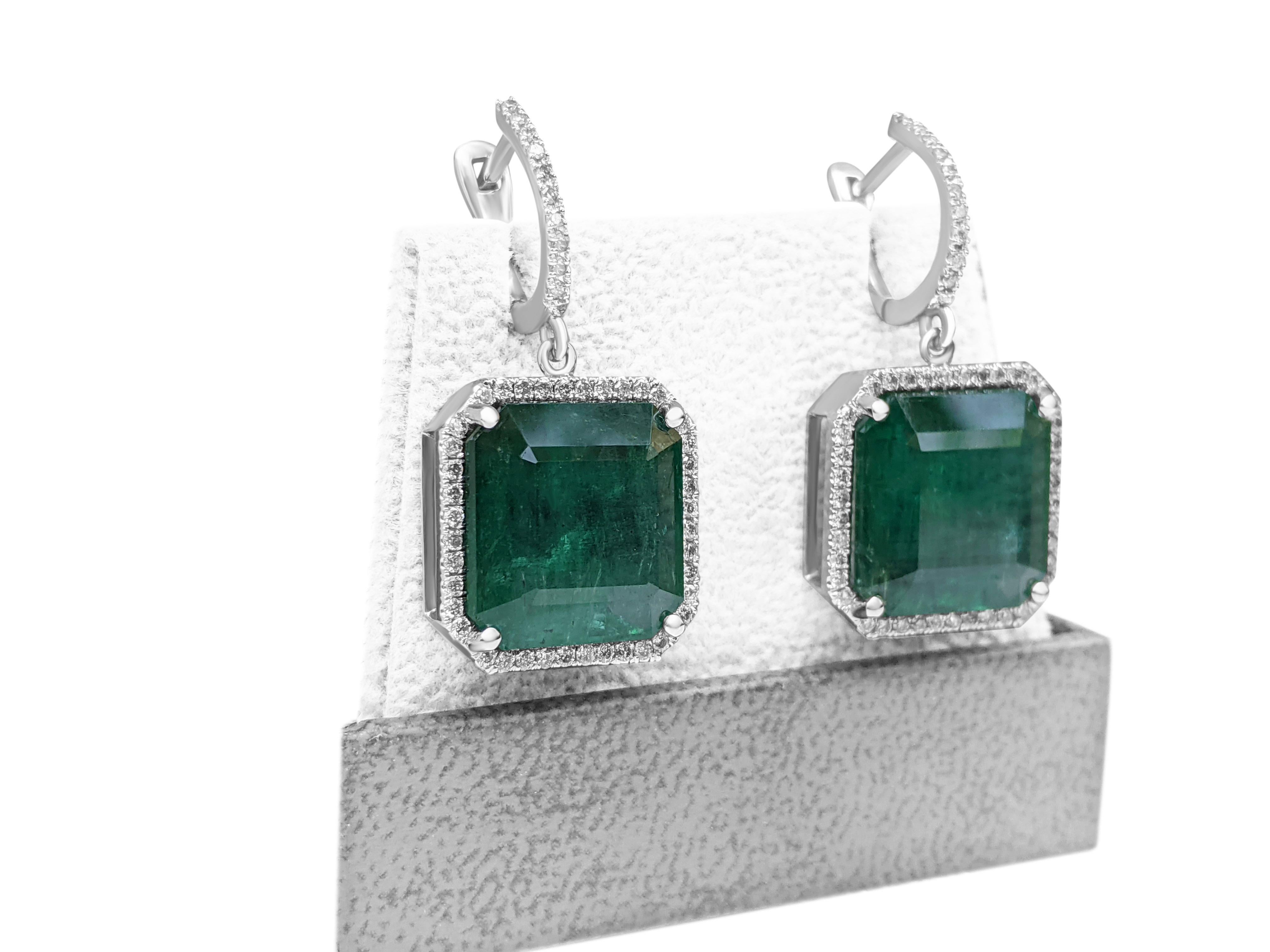 Art Deco 26.96 Carat Emerald and 1.20 Ct Diamonds - 14 kt. White gold - Earrings