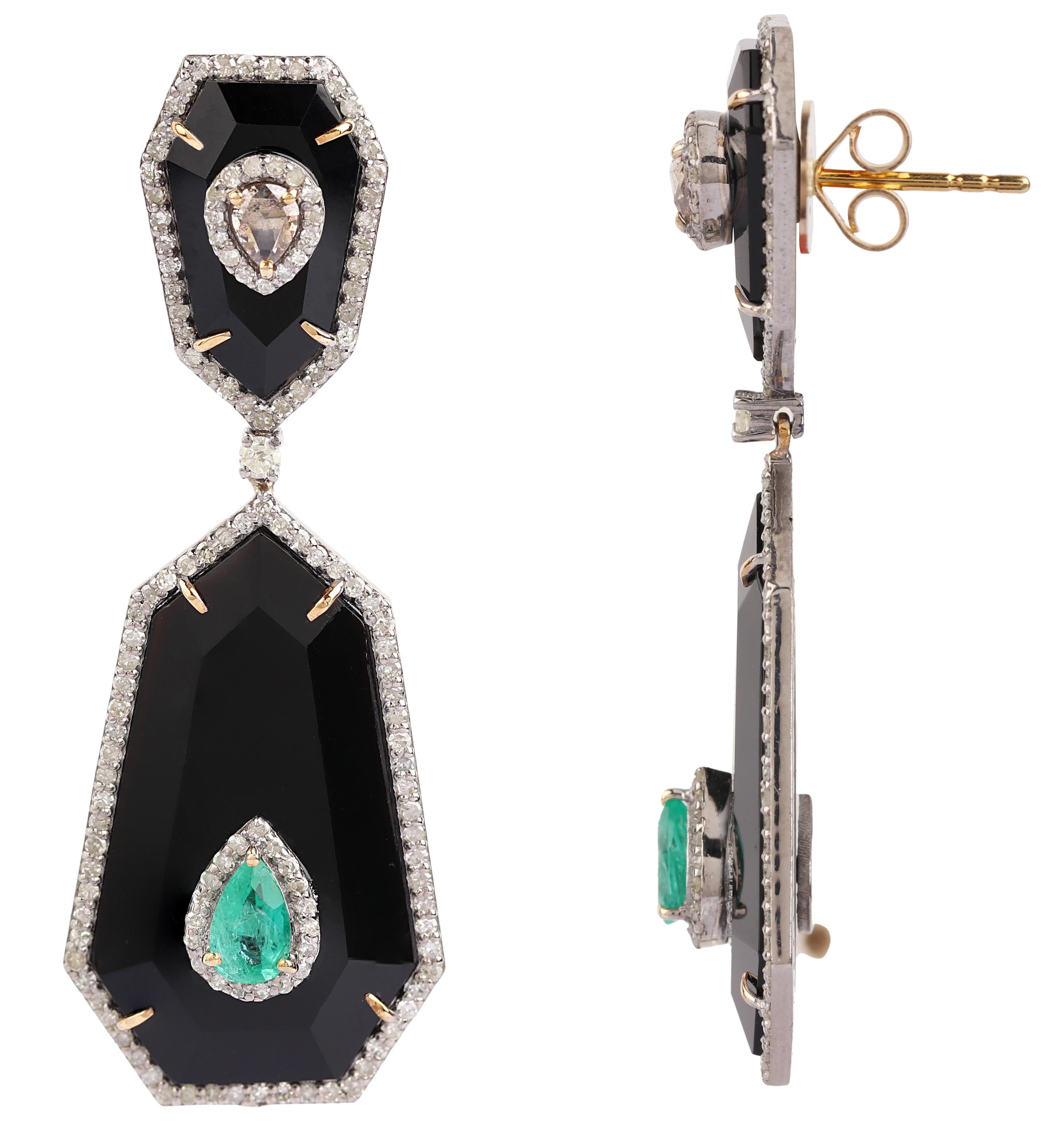 26.97 Carats Diamond, Emerald, and Black Onyx Drop Earrings in Modern Style For Sale 2