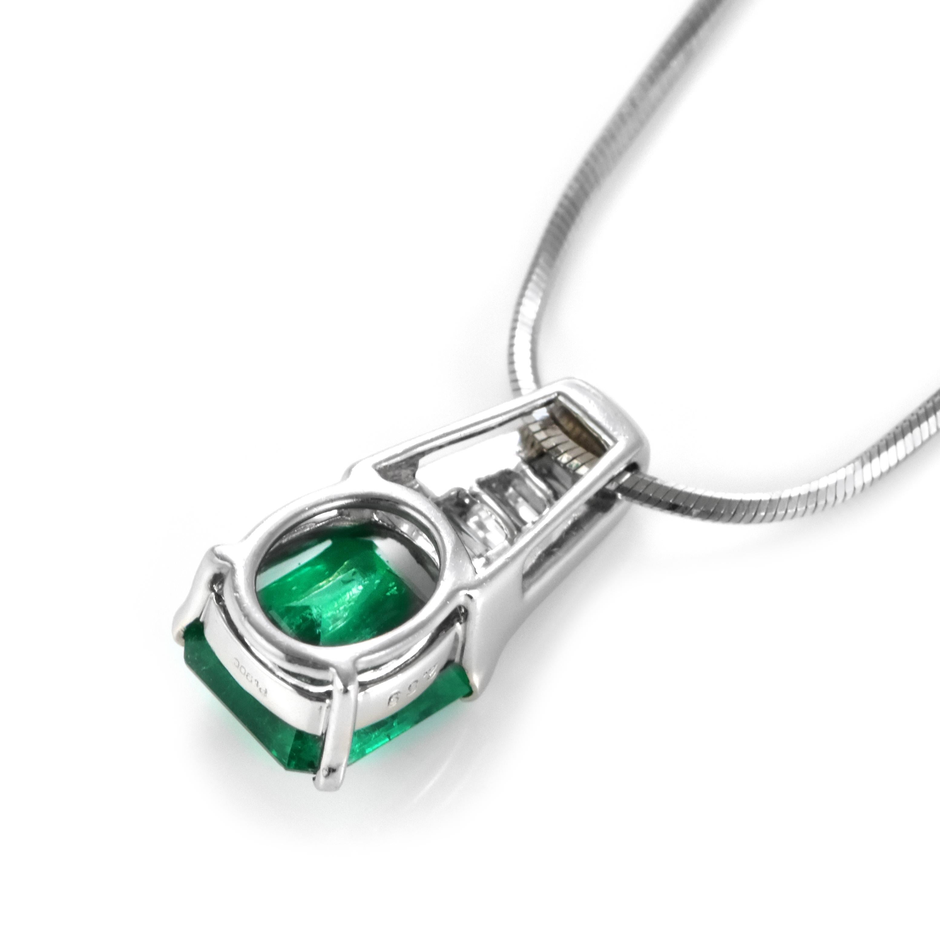 Colgante de Esmeralda Colombiana Natural y Diamante en Platino de 2,69vCarat en venta 13