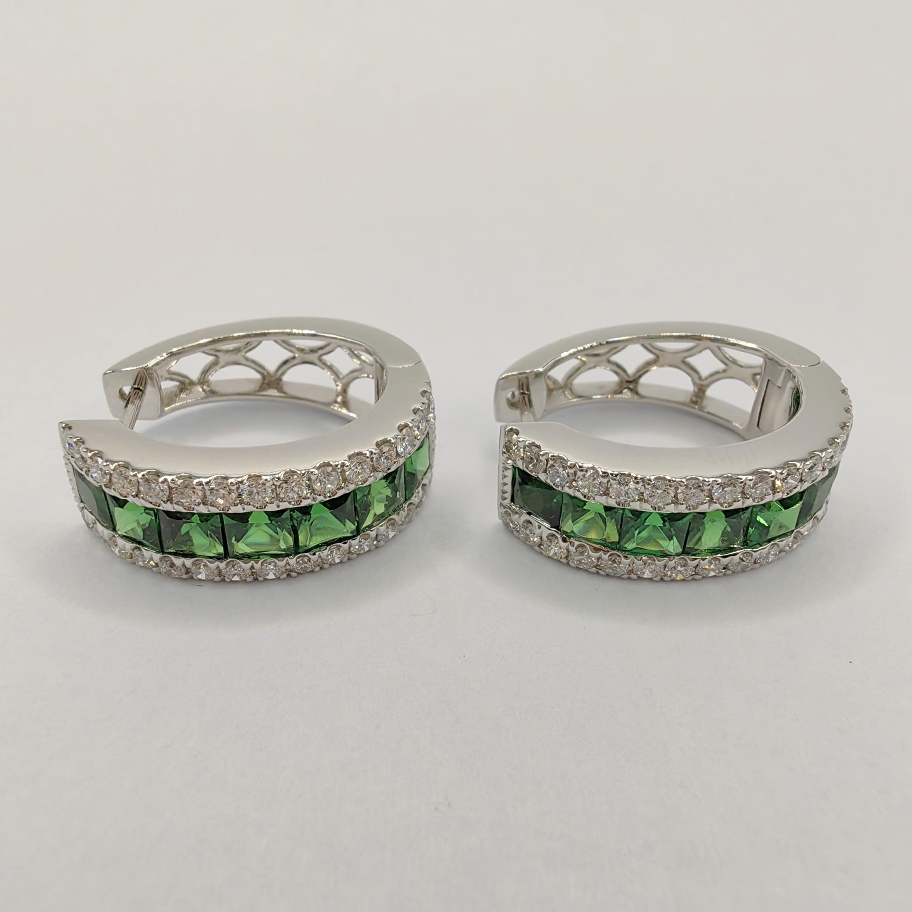 2.6 Carat Deep Green Tsavorite Diamond Huggie Hoop Earrings in 18k White Gold In New Condition For Sale In Wan Chai District, HK